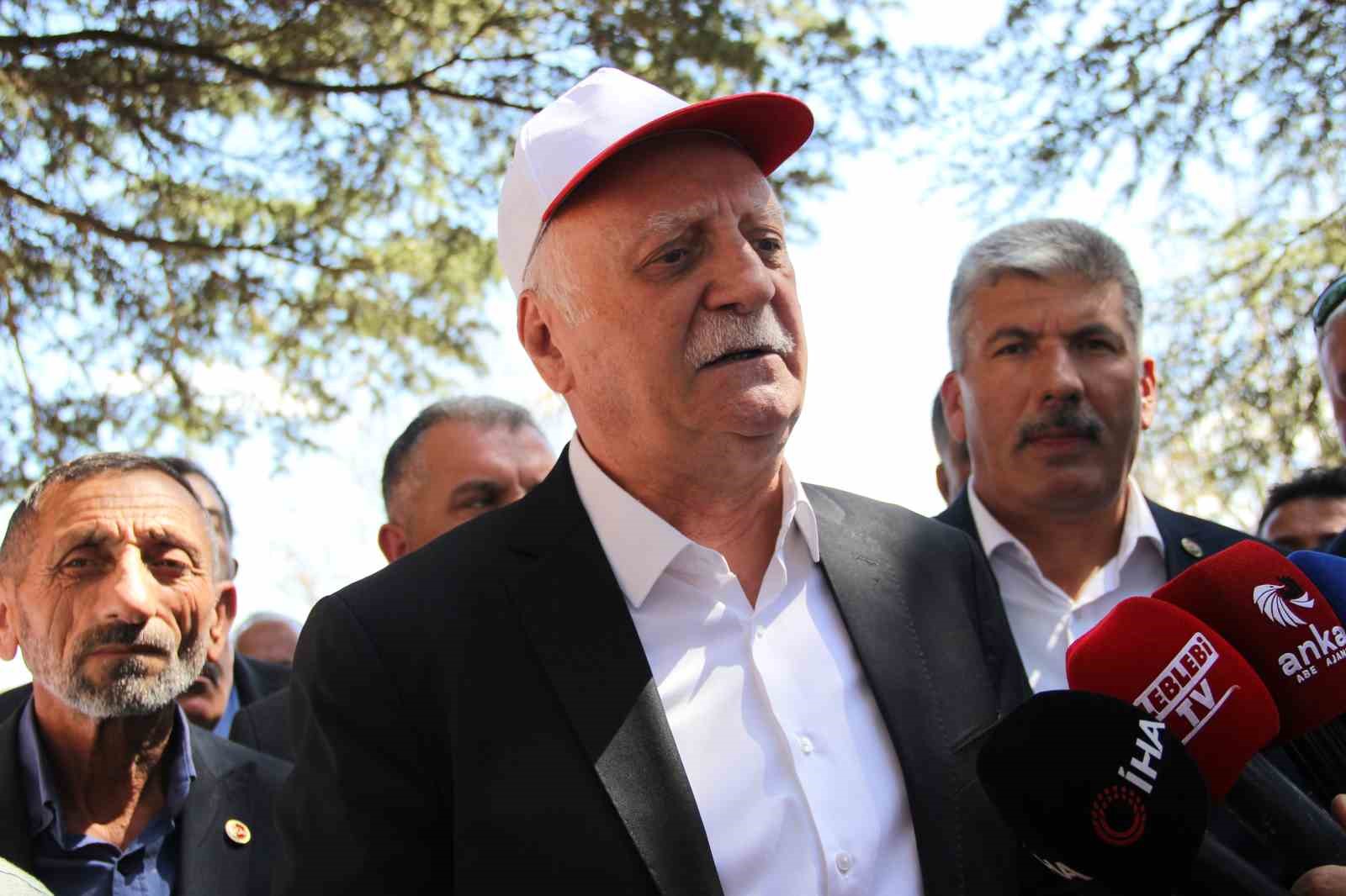 tzob-genel-baskani-bayraktar-corumda-zirai-dondan-etkilenen-ceviz-bahcelerini-inceledi
