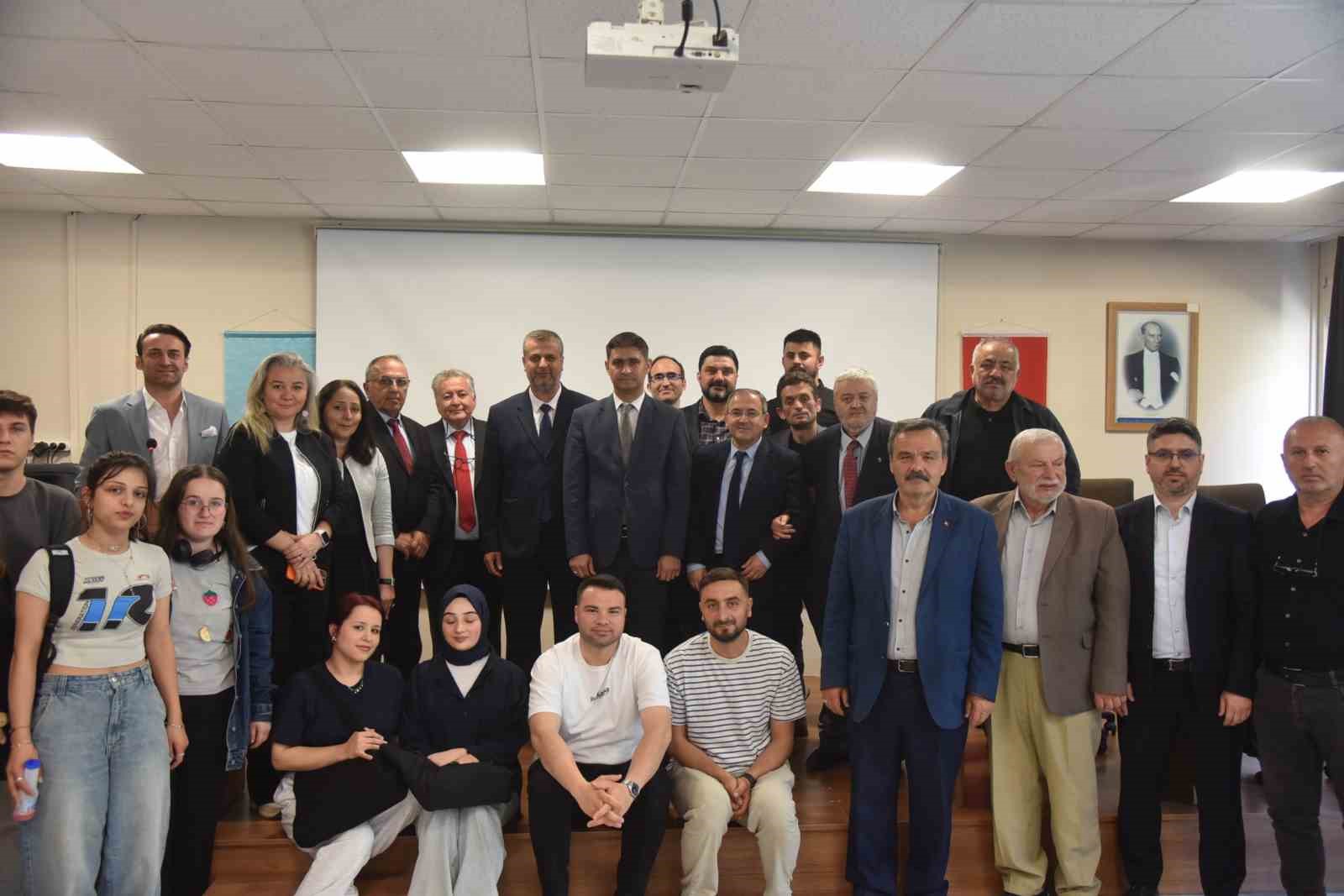 ulukavak-savunma-sanayi-uzerine-konferans-verdi