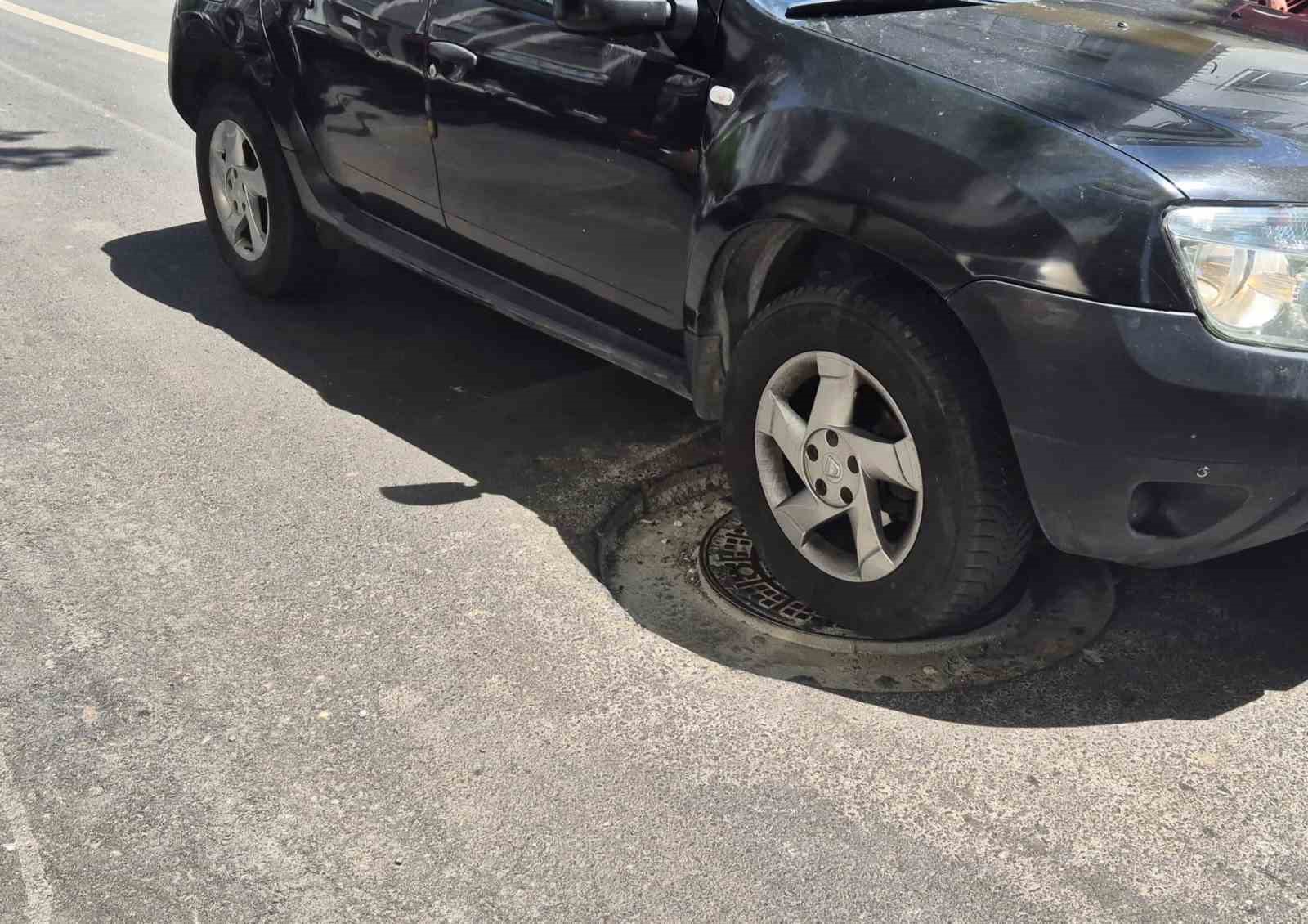 yeni-yol-adeta-tuzaga-donustu-rogar-kapaklari-suruculere-kabus-yasatiyor