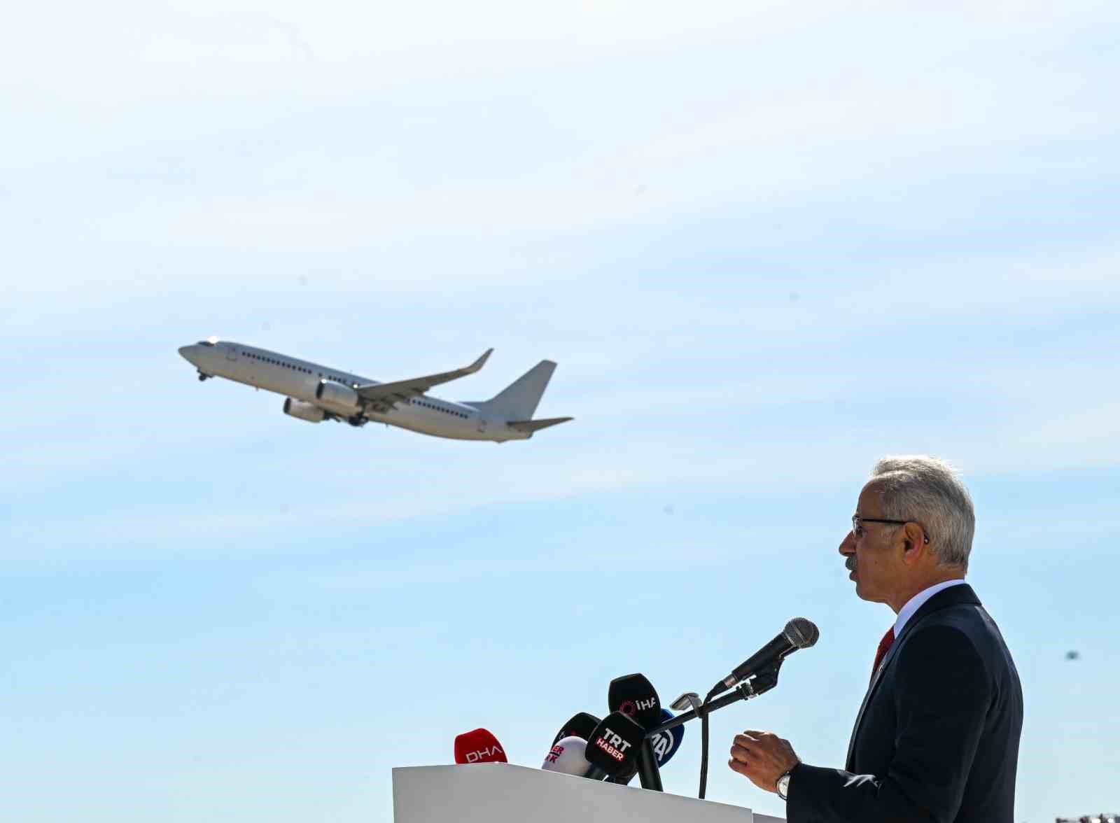 bakan-uraloglu-ordu-giresun-havalimani-bolgenin-ekonomik-turistik-ve-sosyal-gelisimini-destekleyen-bir-cazibe-merkezidir