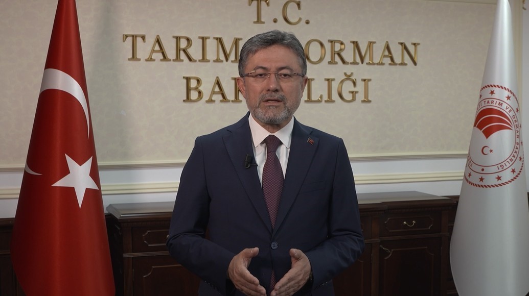 bakan-yumakli-korunan-alanlarimizi-bilimsel-temelli-stratejilerle-artiriyor-geleneksel-bilgiyi-kayit-altina-alarak-kulturel-mirasimizi-da-koruyoruz