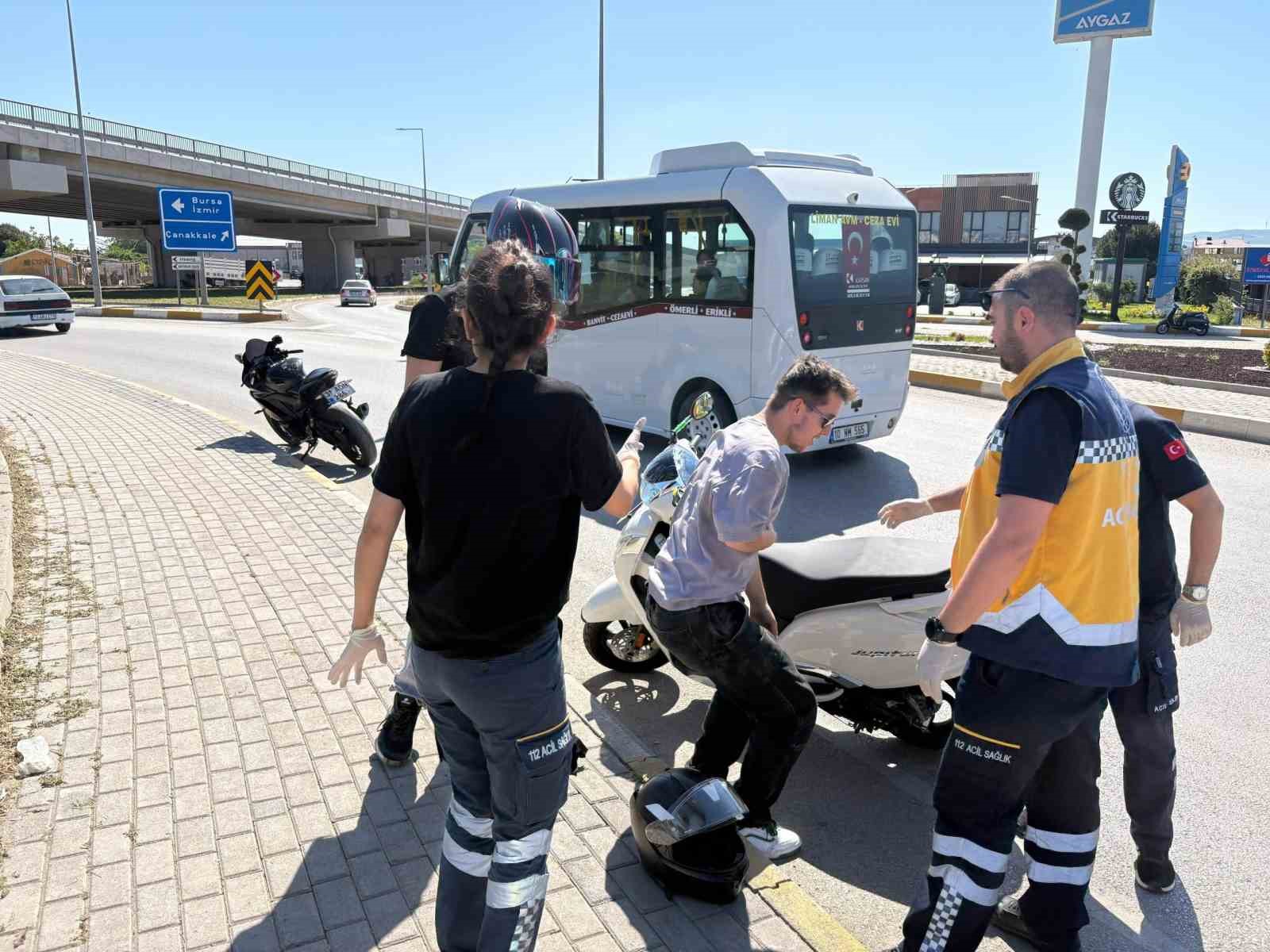 bandirmada-motosiklet-kazasi-1-kisi-yaralandi