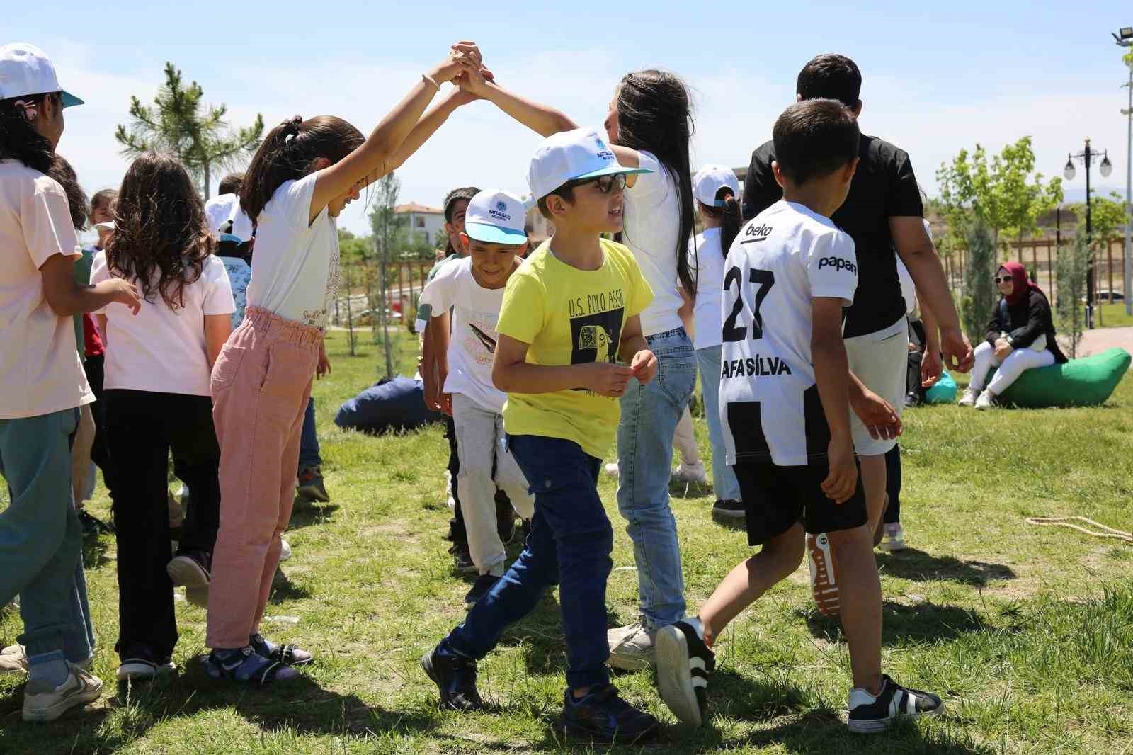 battalgazi-belediyesinden-aile-yilina-anlamli-dokunus