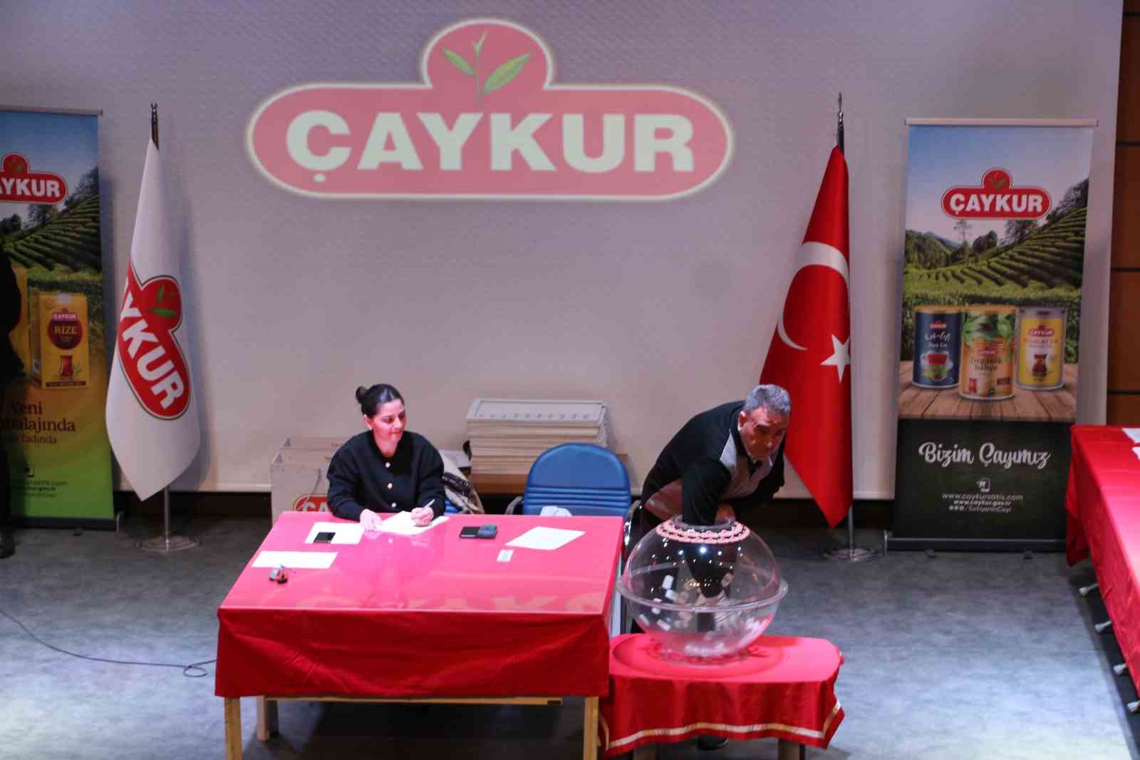 caykura-bin-500-mevsimlik-isci-alimi-icin-kura-cekimi-basladi