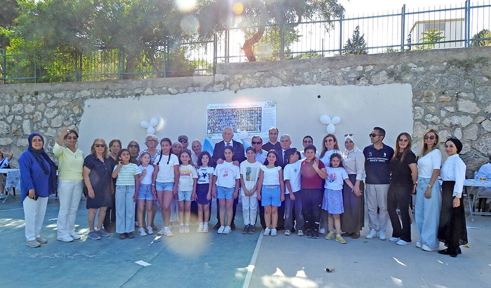 cesme-16-eylul-ilkokulu-mezunlari-pilav-gununde-bulustu