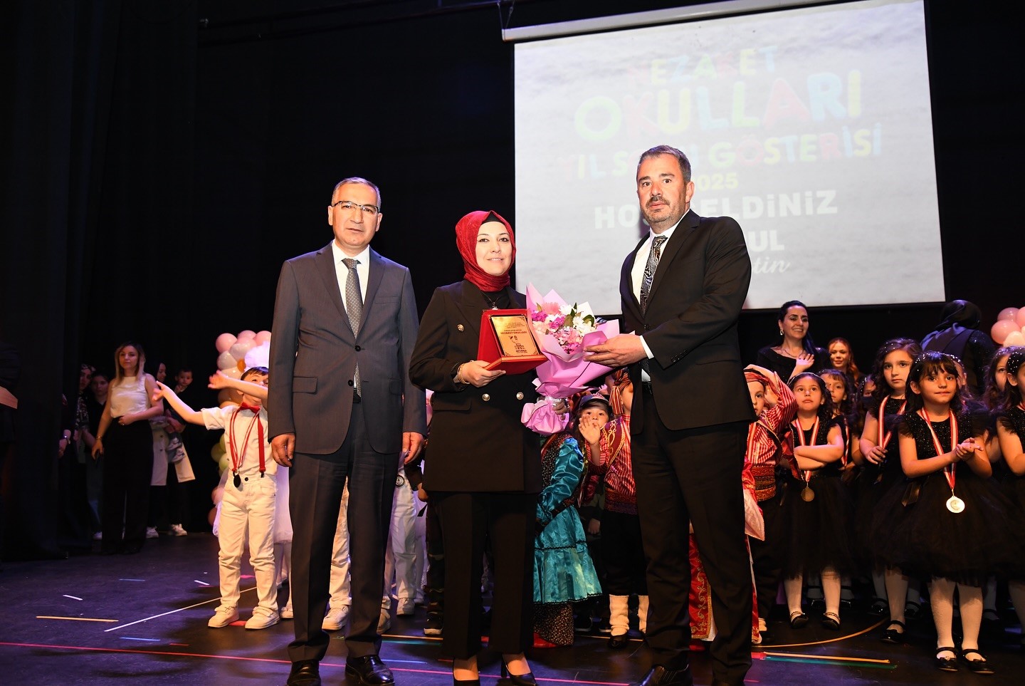 devlet-tiyatrolari-pursaklar-sahnesinde-minikler-icin-mezuniyet-toreni-duzenledi