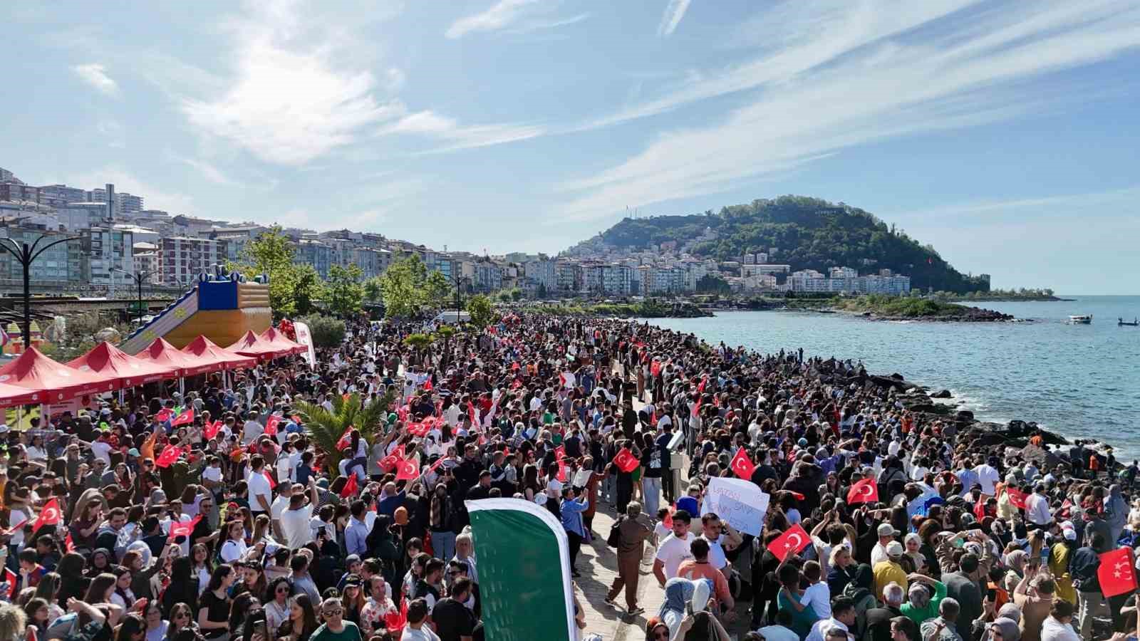 giresunda-soloturk-gosterisi-ilgiyle-izlendi