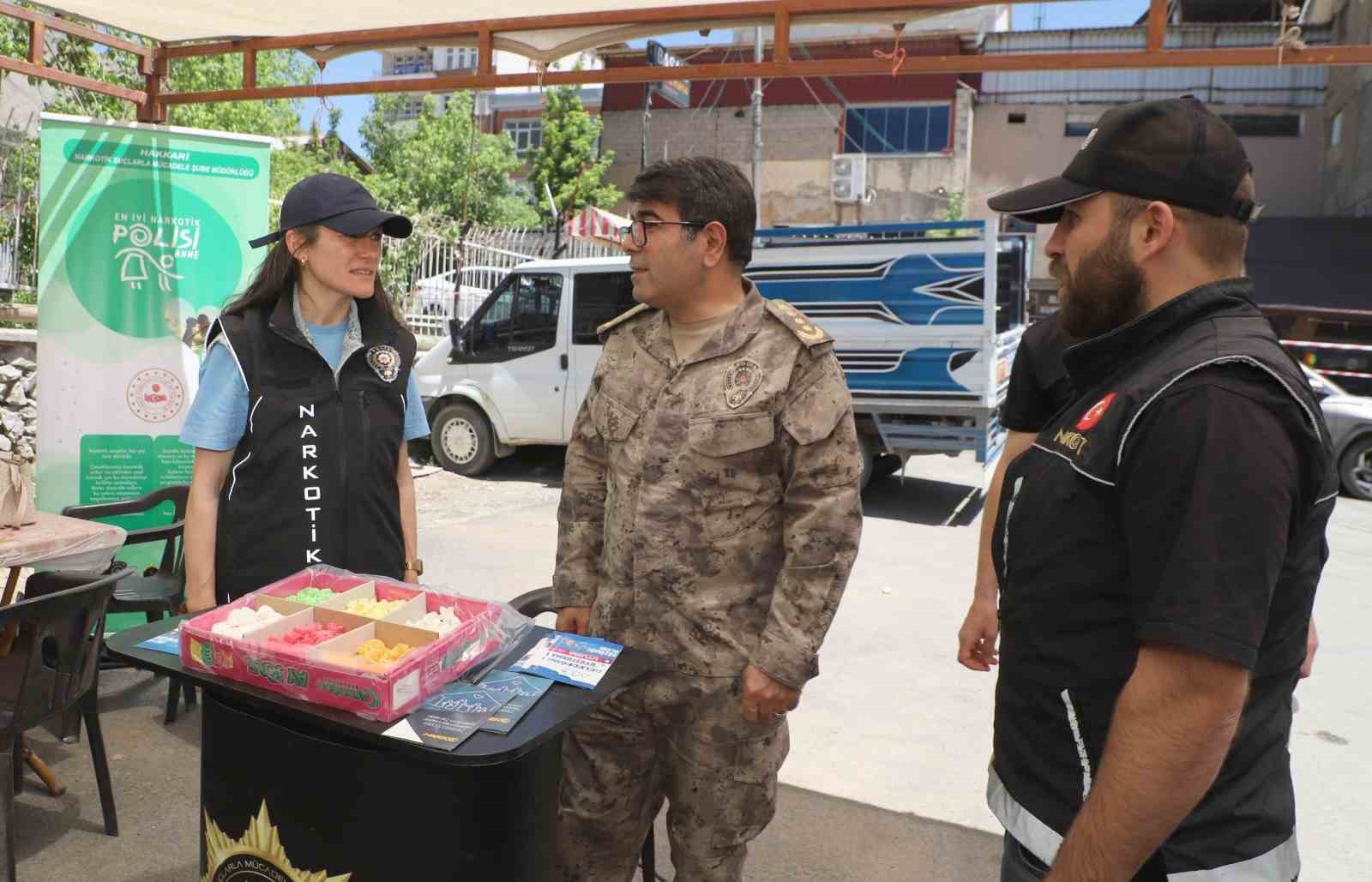 hakkaride-en-iyi-narkotik-polisi-anne-standina-acildi