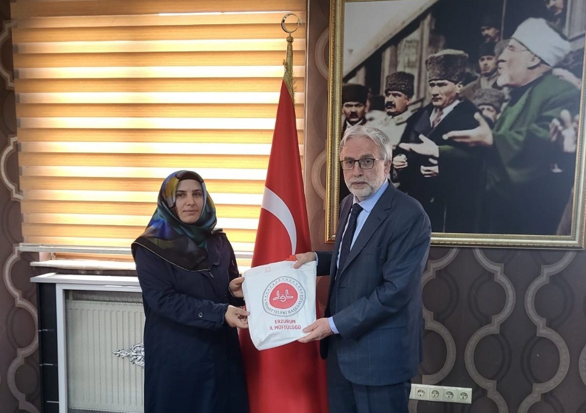 hanimlar-hafizlik-ve-kuran-i-kerimi-guzel-okumada-yaristi