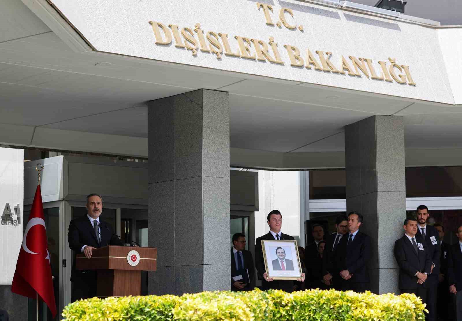 hayatini-kaybeden-buyukelci-sen-icin-disisleri-bakanliginda-toren-duzenlendi
