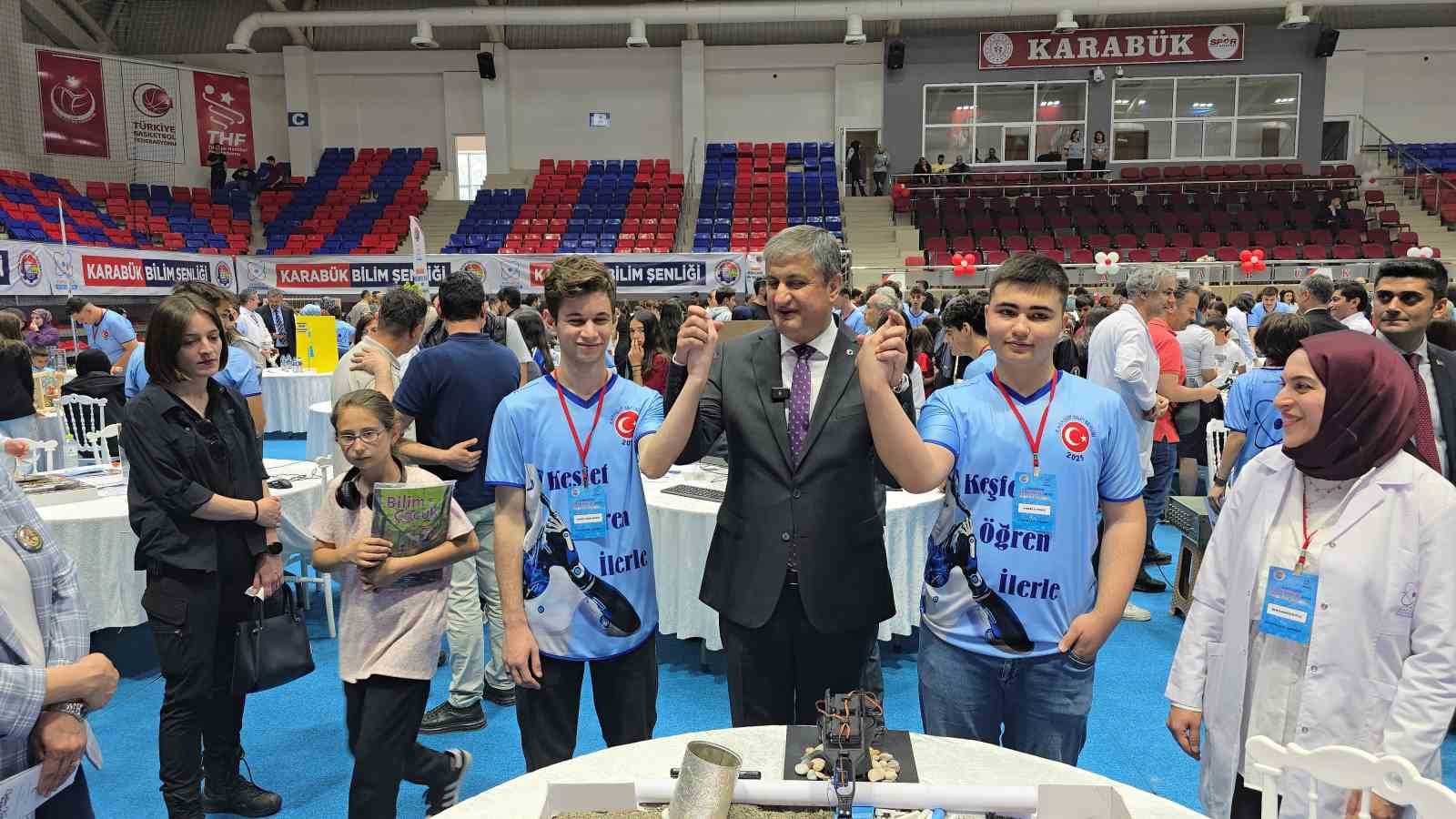 karabukte-200-ogrenci-65-projeyle-yeteneklerini-sergiledi