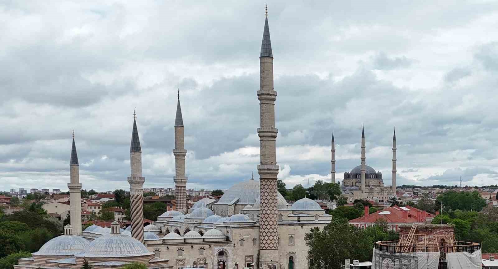 mimariyle-yazilmis-tarih-edirnenin-selatin-camilerinde-gizli-anlamlar-ortaya-cikti