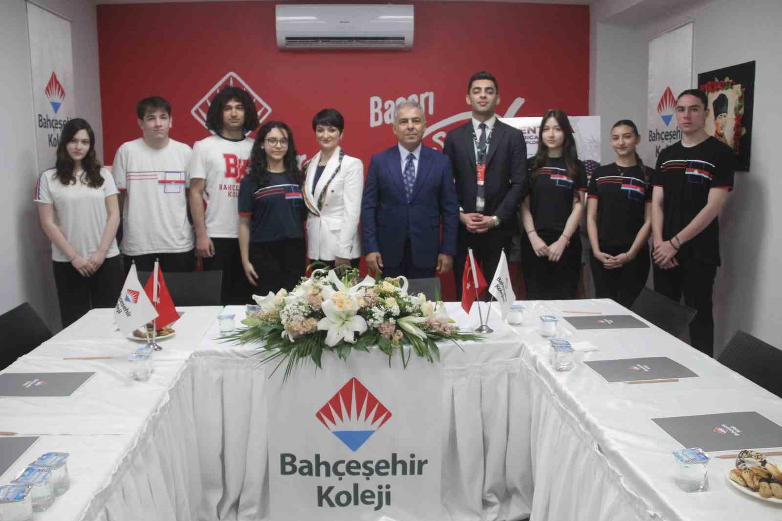 ordu-giresun-bahcesehir-kolejinden-dunya-universitelerine-rekor-kabul