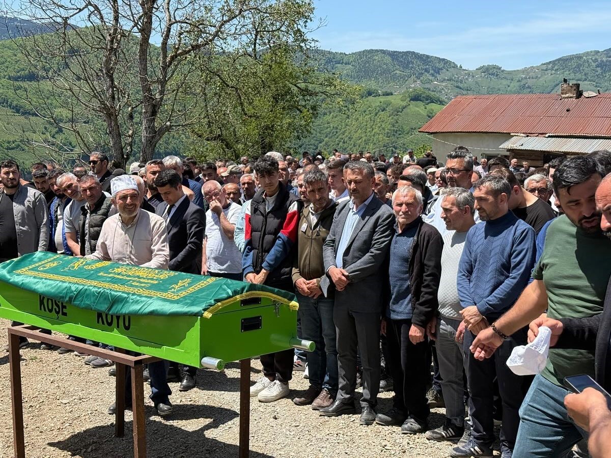 orduda-denizde-bogularak-hayatini-kaybeden-lise-ogrencisi-topraga-verildi