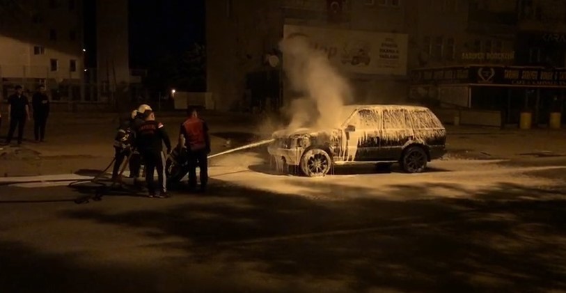 park-halindeki-range-rover-yandi