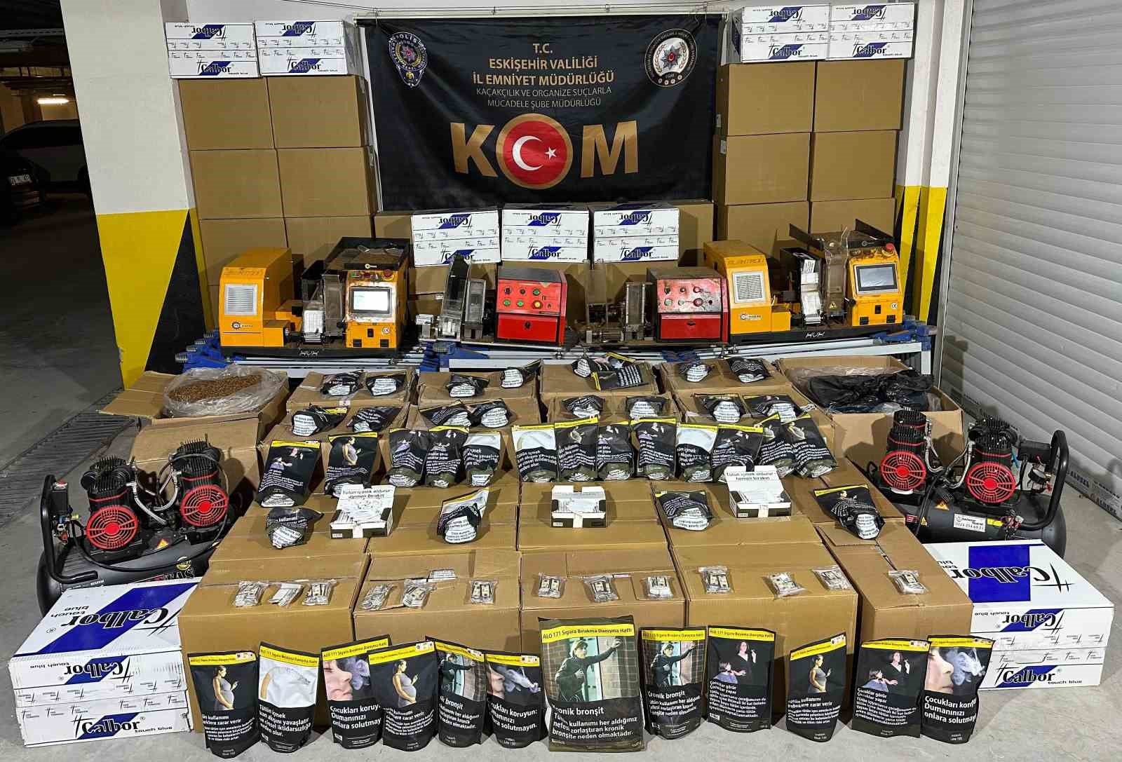 piyasa-degeri-1-milyon-lira-olan-kacak-sigara-ve-malzemesi-ele-gecirildi