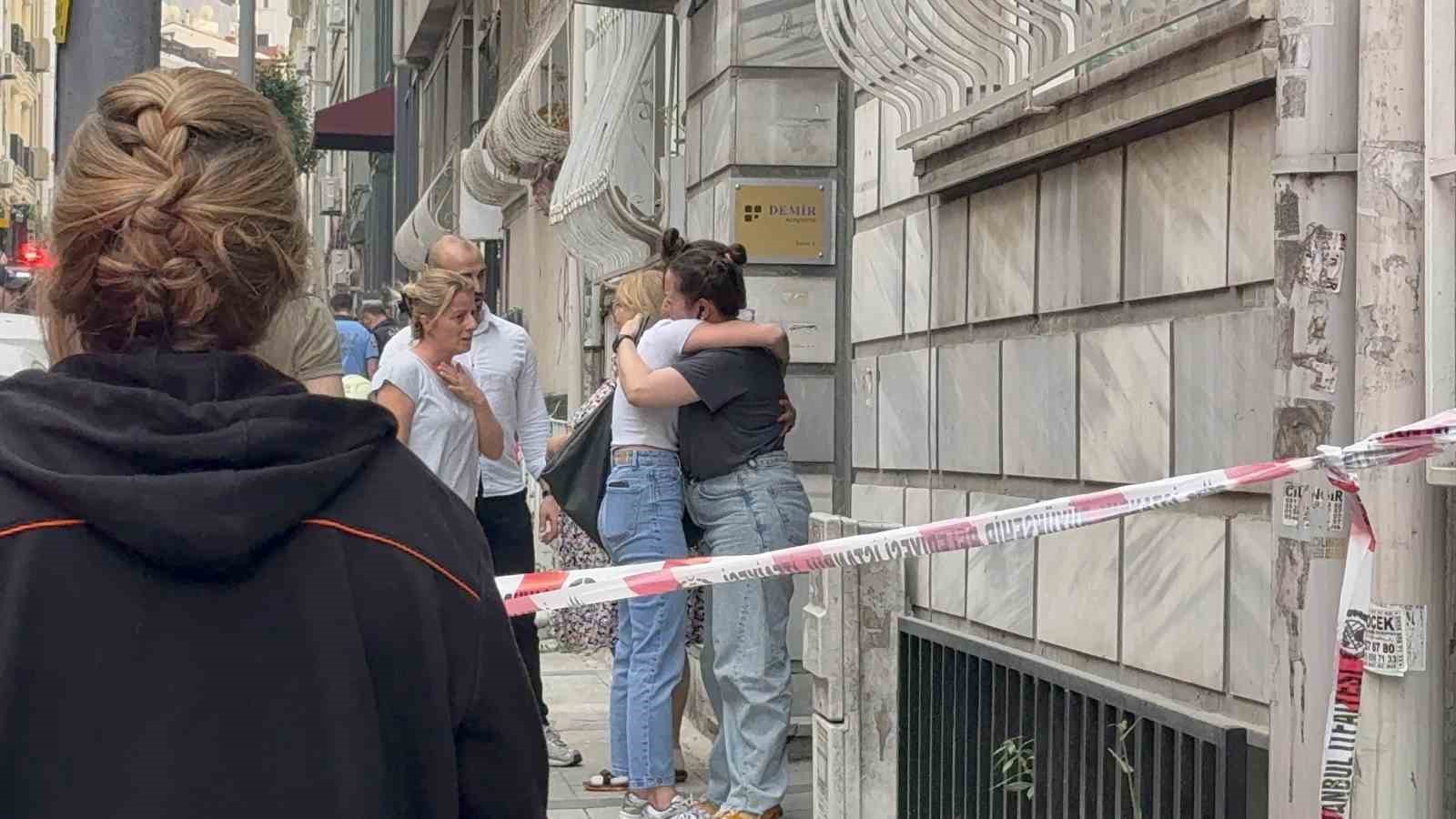 sislide-apartman-dairesinde-yangin-yasli-kadin-hayatini-kaybetti