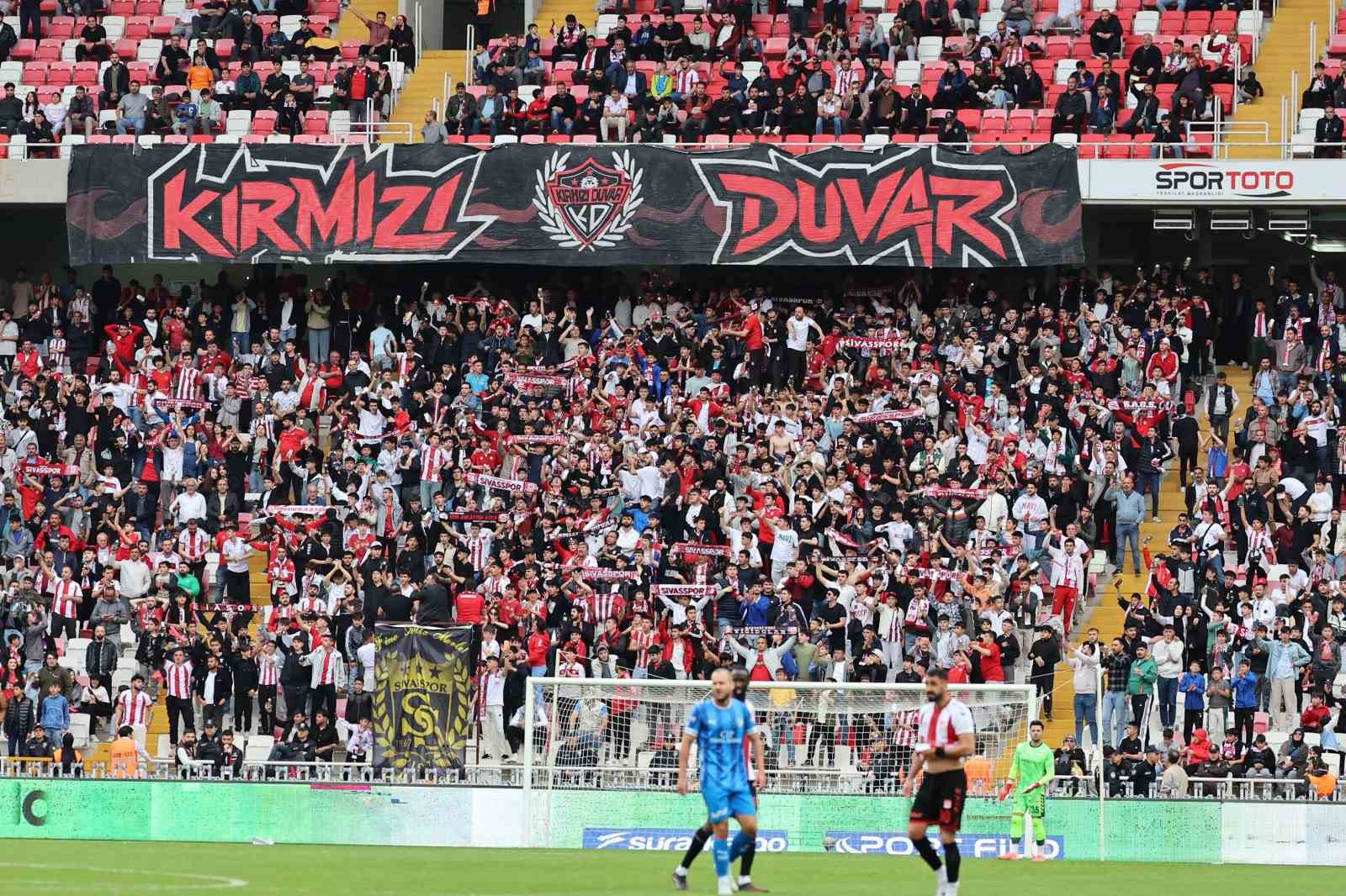 sivasspor-taraftarindan-savciliga-suc-duyurusu
