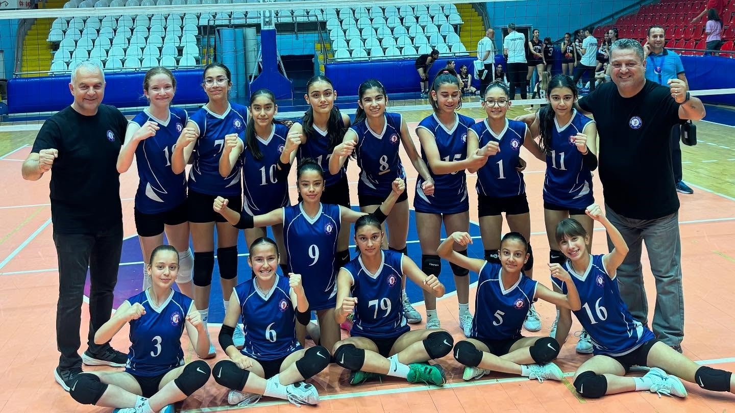 soke-voleybolun-turkiye-sampiyonasinda-aydini-temsil-edecek