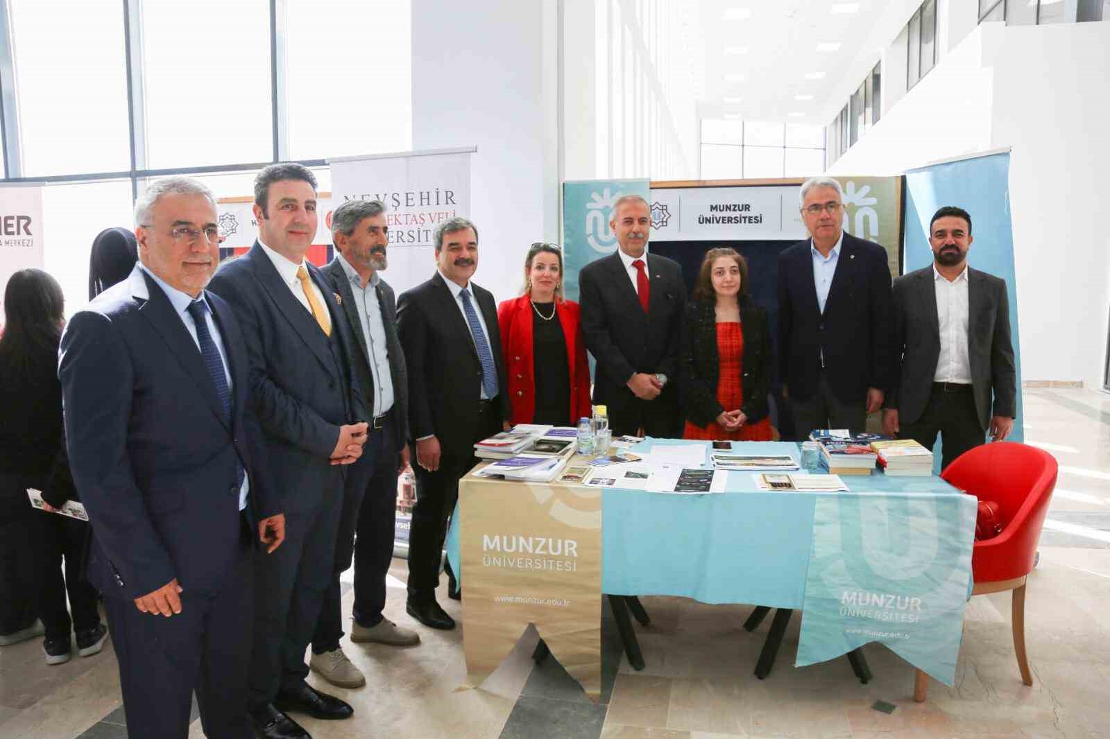 stso-baskani-ozdemir-aub-sivas-universite-tanitim-fuarina-katildi