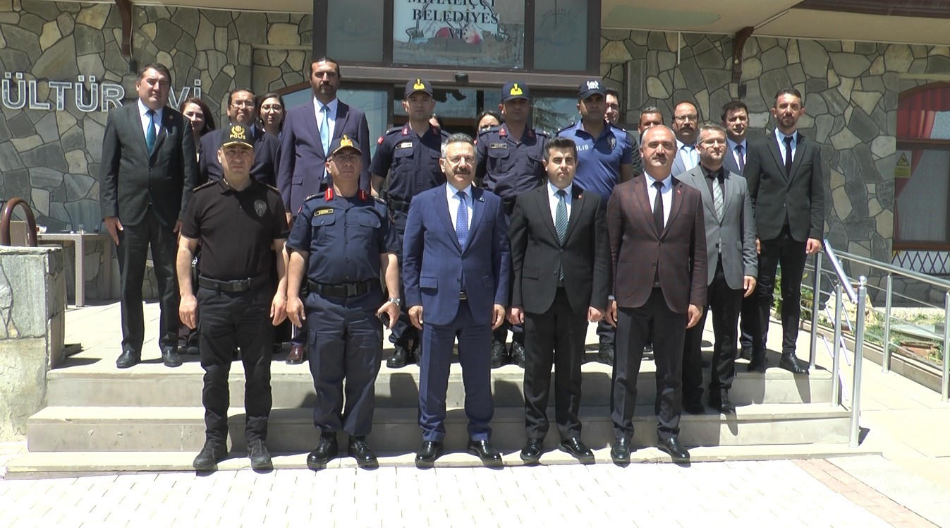 vali-aksoy-mihaliccik-ilcesini-ziyaret-etti