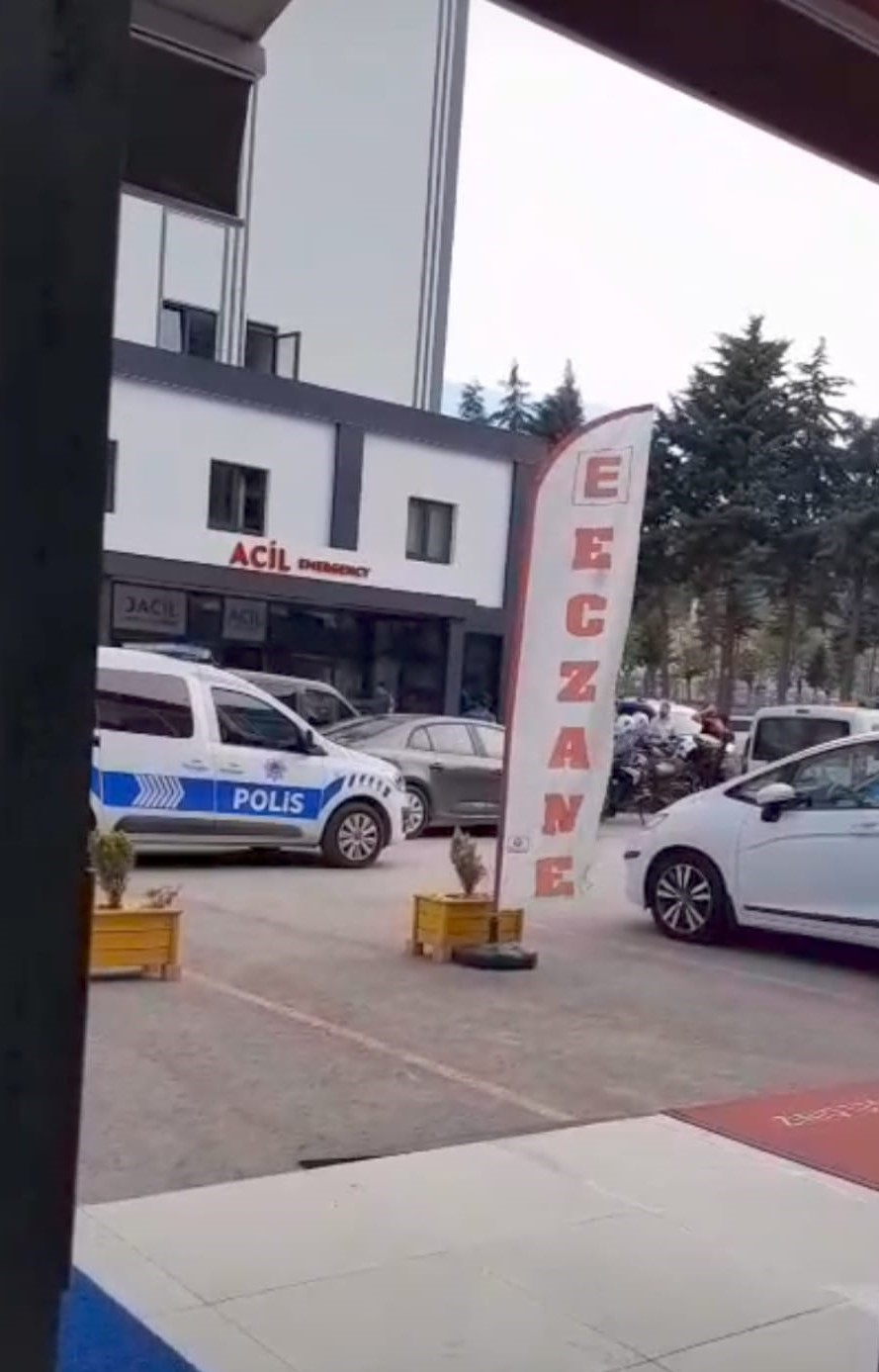 amasyada-ozel-hastanede-korku-dolu-anlar-bogazina-bicak-dayadi