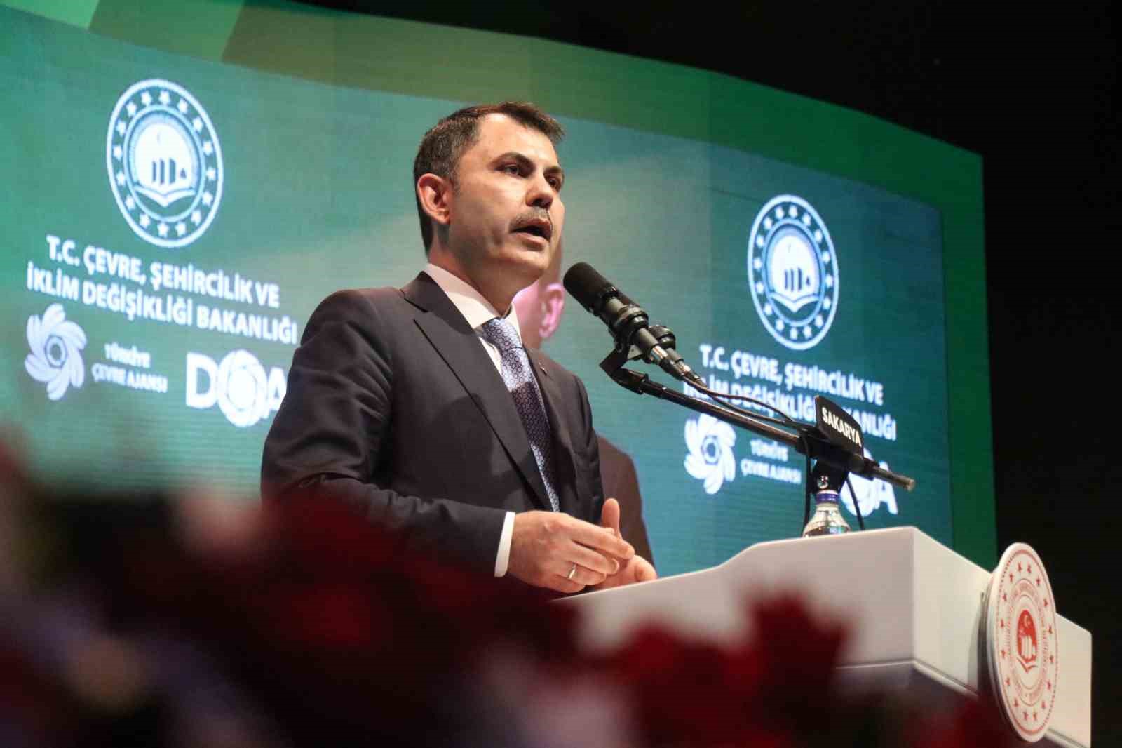 bakan-murat-kurum-depremin-bu-ulke-icin-bir-beka-meselesi-oldugunu-dusunuyorsak-hep-birlikte-mucadele-etmek-zorundayiz