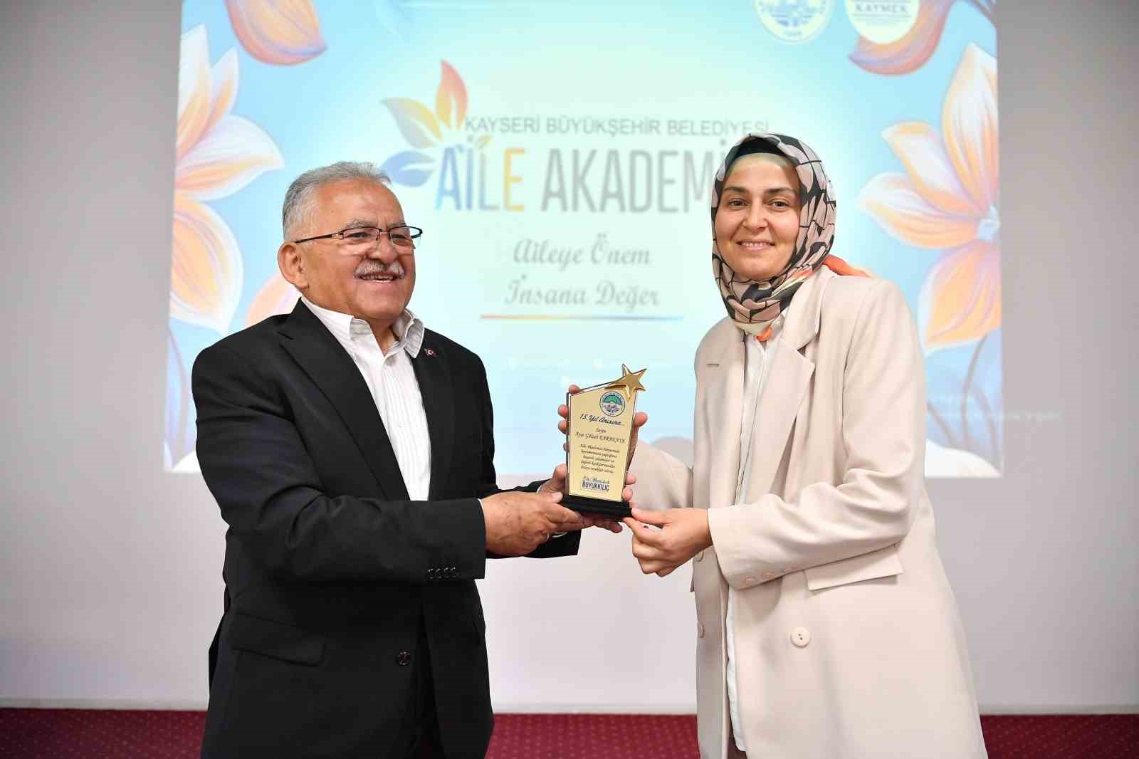 baskan-buyukkilictan-aile-akademisine-ziyaret