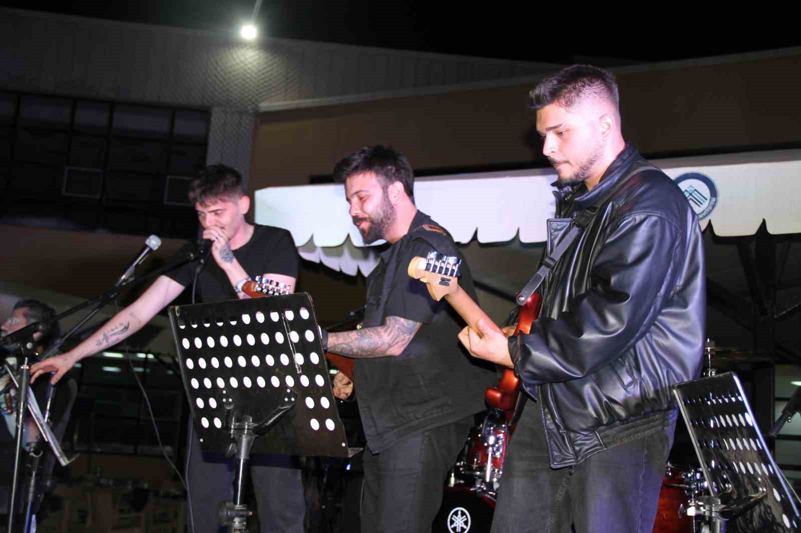 cem-karaca-cankirida-sarkilariyla-anildi
