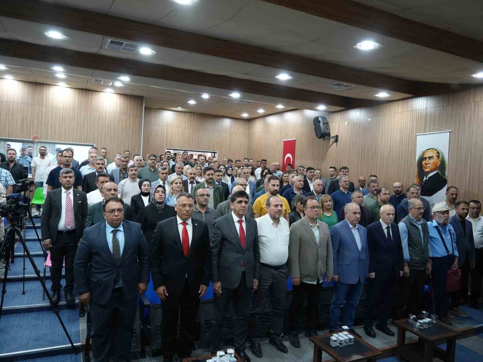 devir-teslim-toreninde-rektor-gozyaslarini-tutamadi