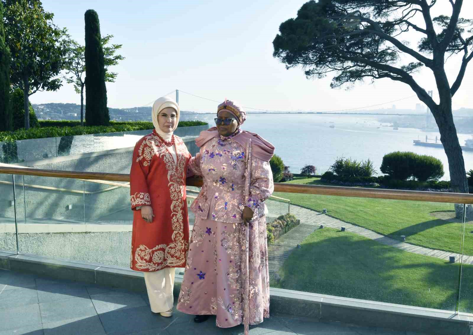 emine-erdogan-esvatini-ana-kralicesi-ntfombi-tfwala-ile-gorustu