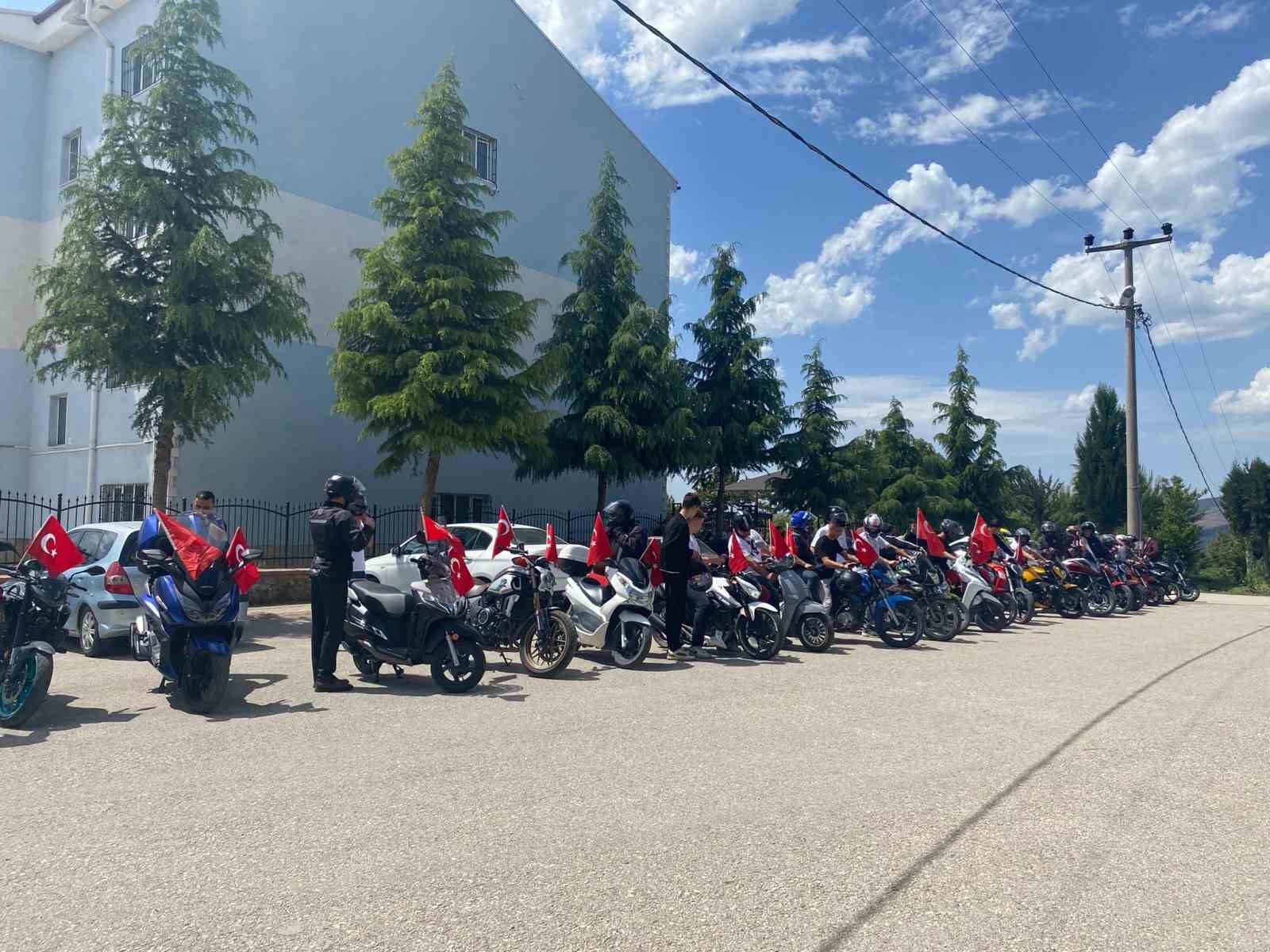 fark-edilmek-ve-kask-kullanimina-dikkat-cektiler