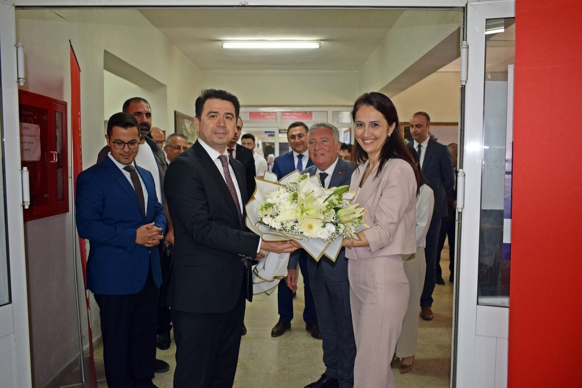 honaz-vergi-dairesi-mudurlugu-torenle-hizmete-acildi