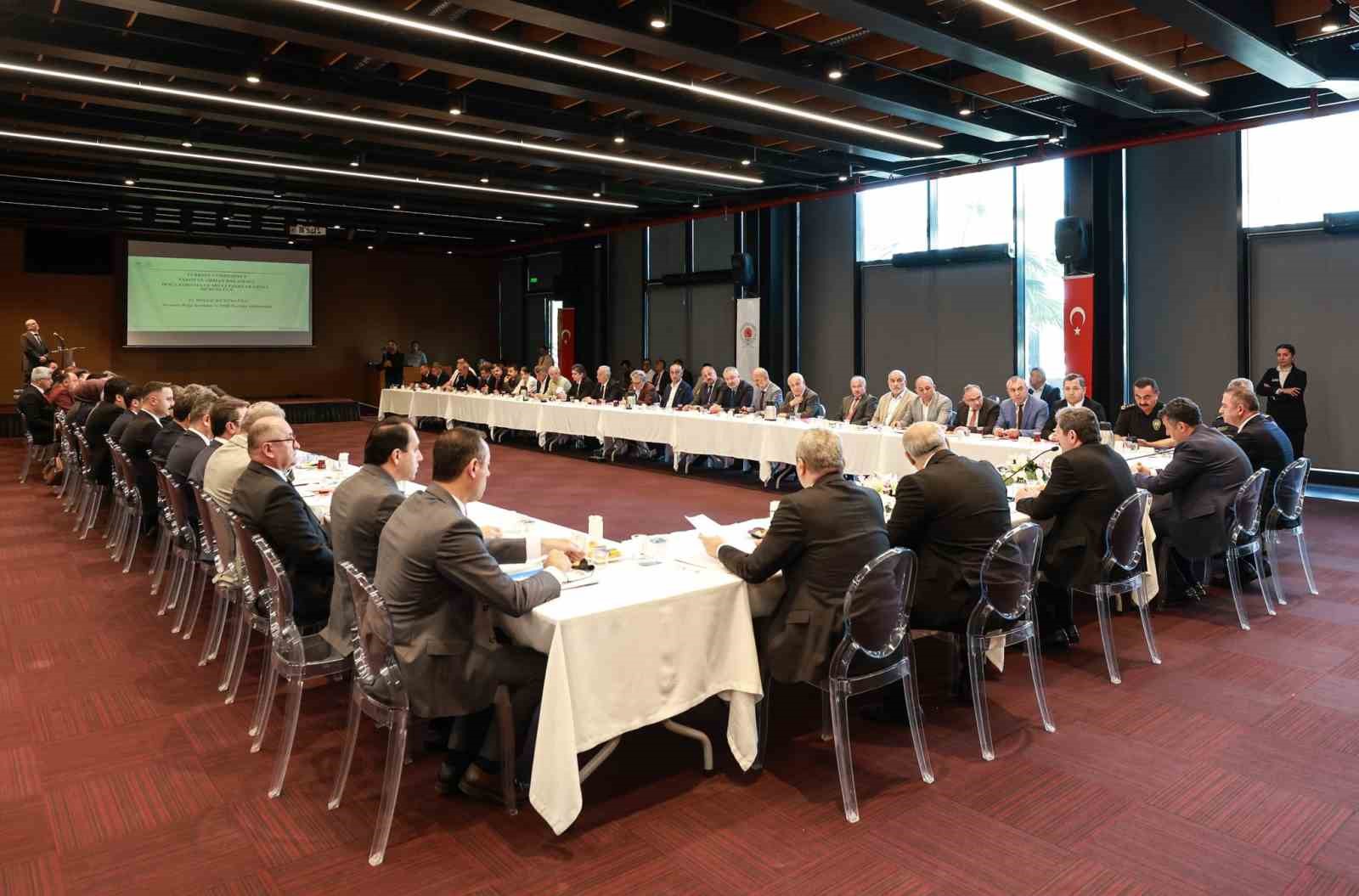 il-hayvanlari-koruma-kurulu-toplantisinda-belediyelere-ivedi-olun-uyarisi