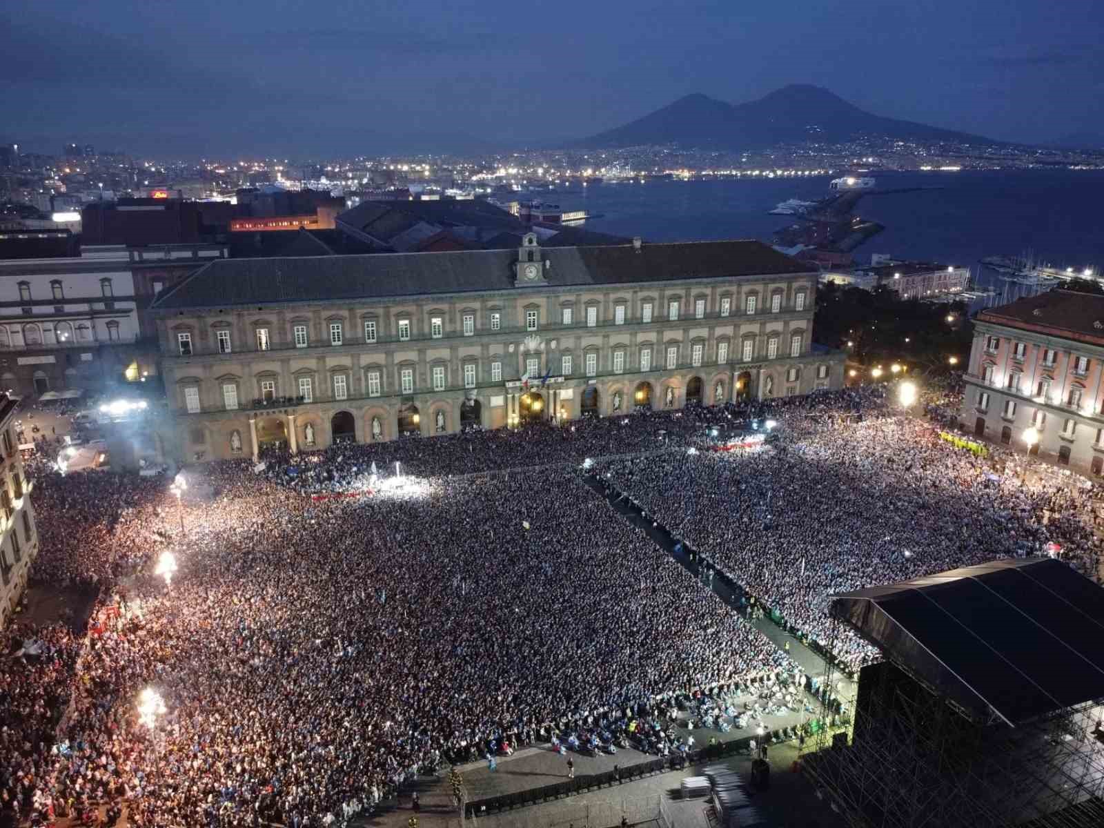italya-serie-ada-sampiyon-napoli
