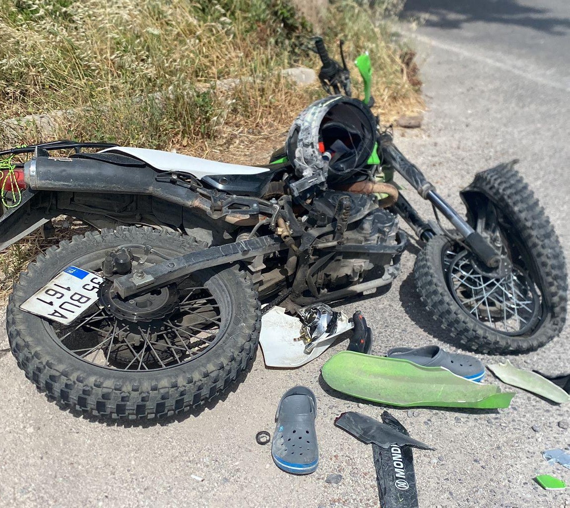 kamyona-carpan-motosiklet-surucusu-hayatini-kaybetti