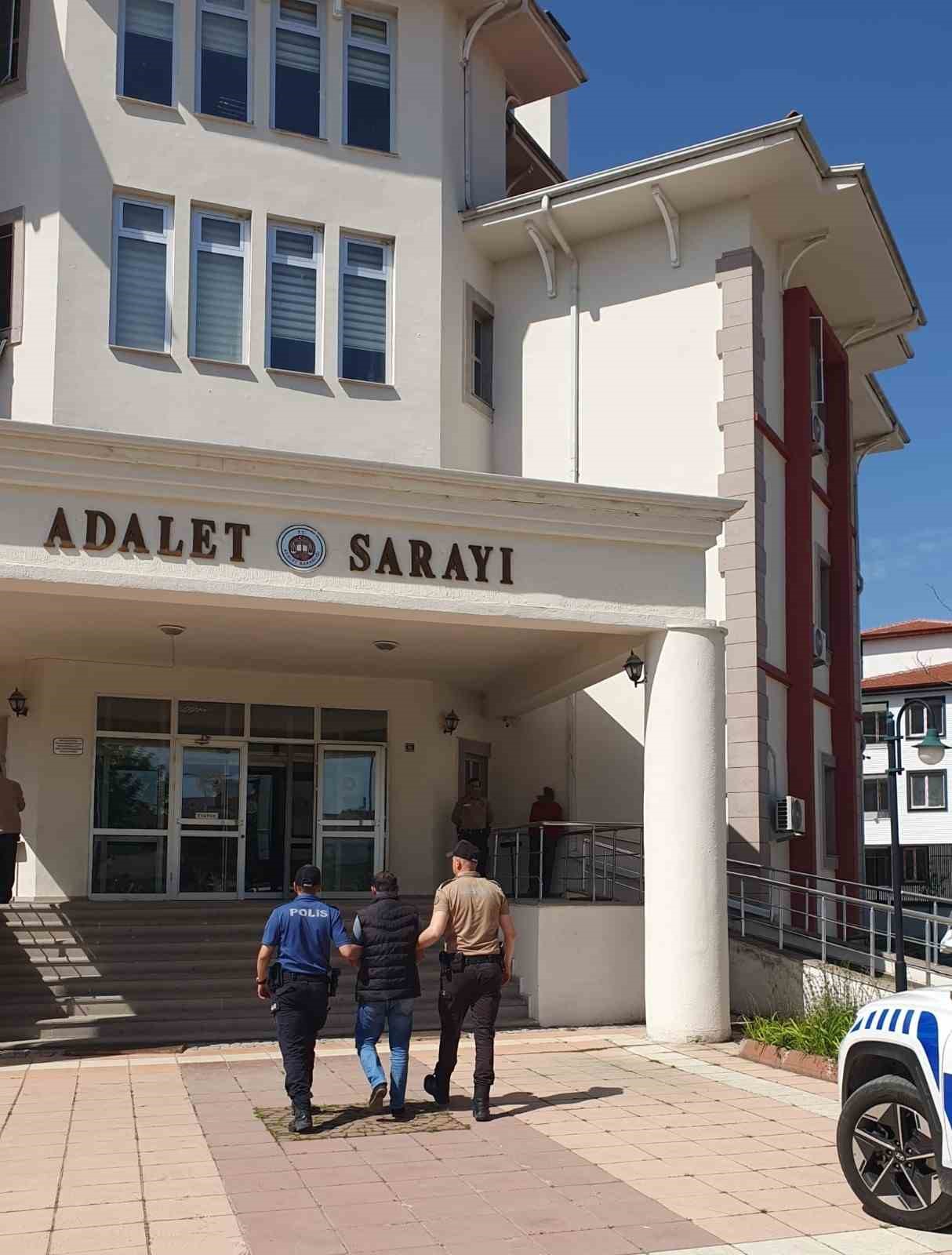 kastamonuda-14-yil-hapis-cezasiyla-aranan-hukumlu-yakalandi