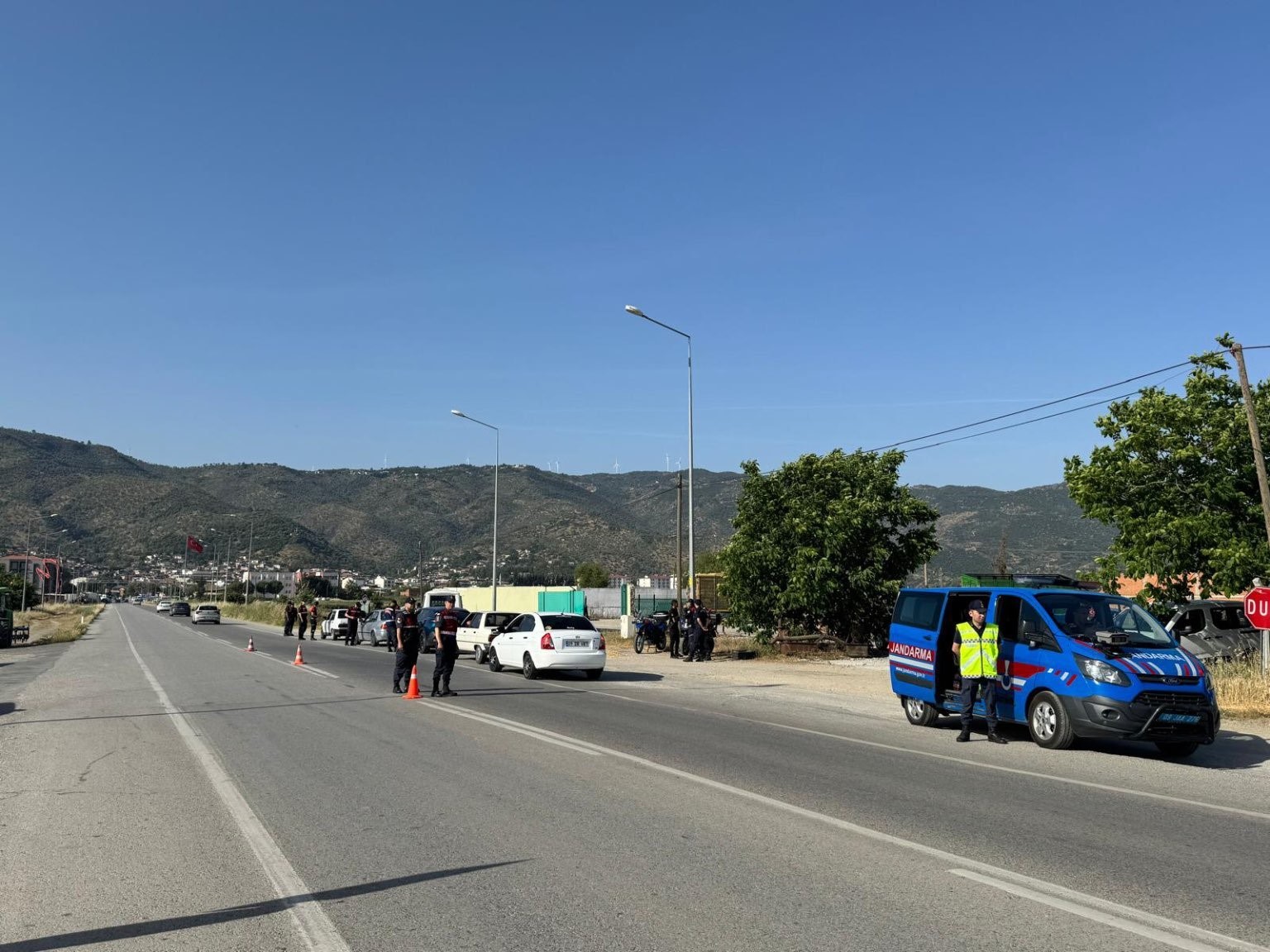 kurallara-uymayan-8-surucu-cezadan-kacamadi