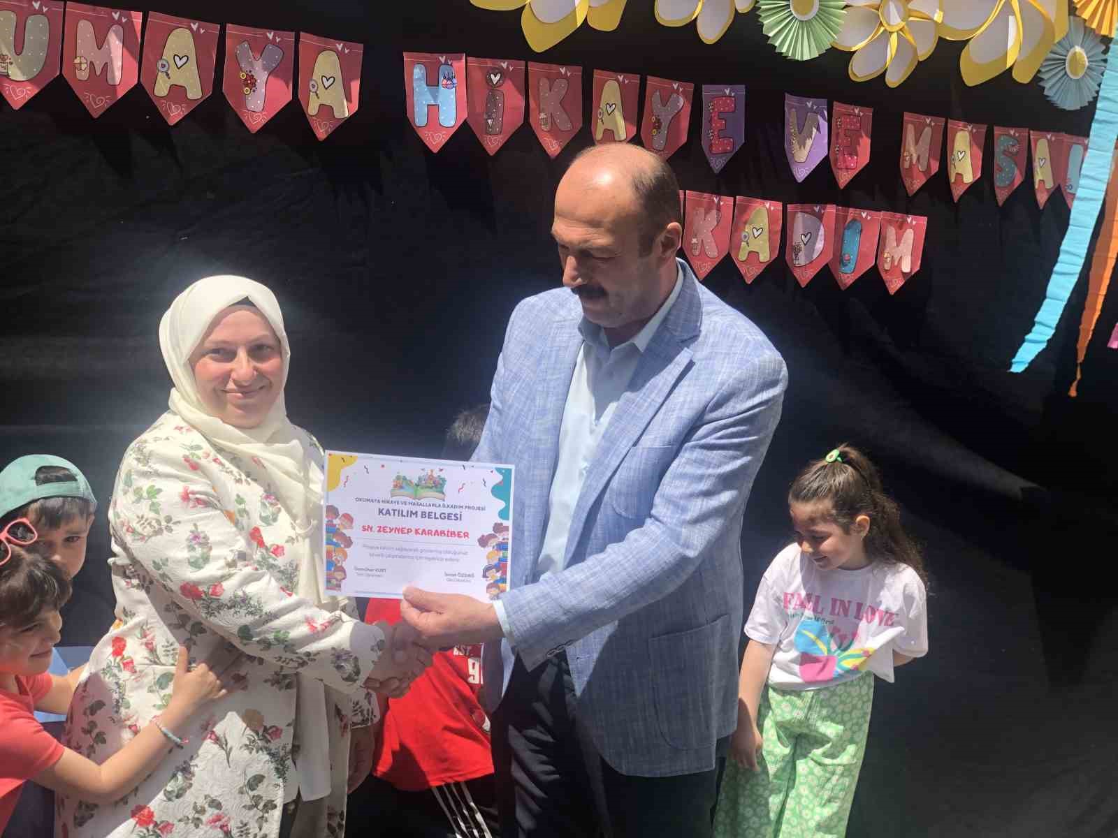 okumaya-hikaye-ve-masallarla-ilkadim-projesi-sene-sonu-sergisi