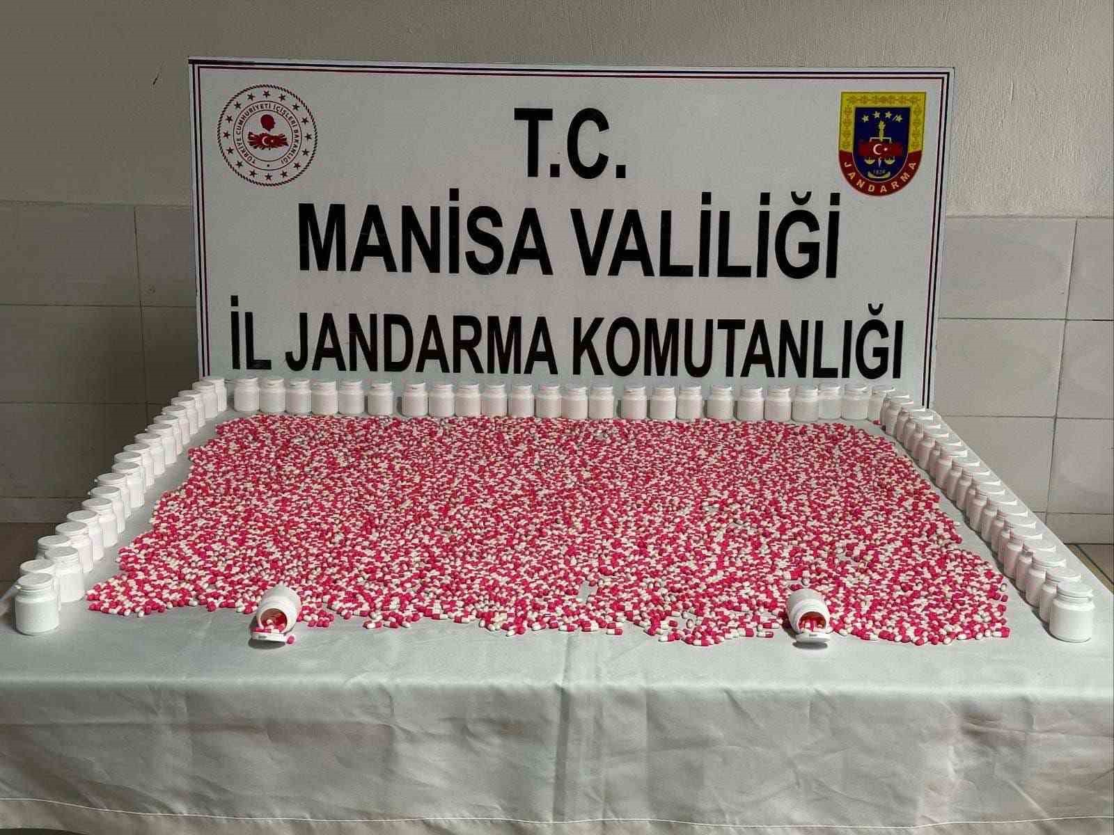 ormanlik-alanda-saklanan-uyusturuculari-jandarma-buldu