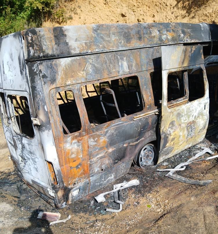 park-halindeki-minibus-alev-alev-yandi