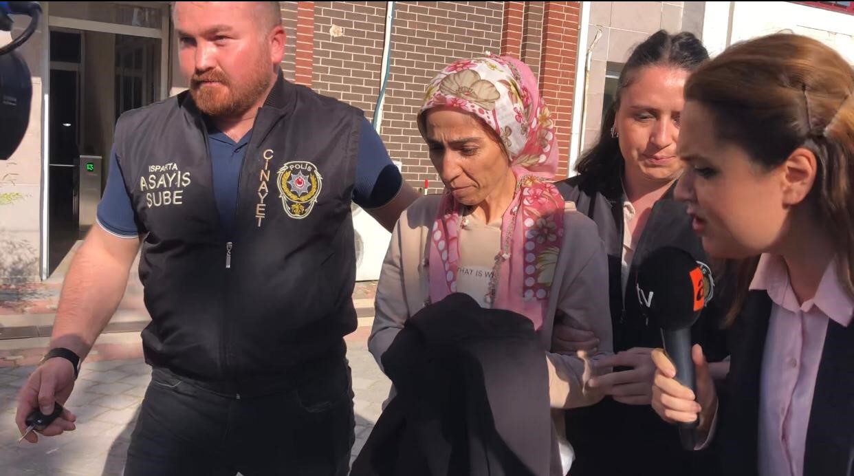sesinden-rahatsiz-oldugu-9-yasindaki-uvey-oglunu-oldurdugu-9-yil-sonra-ortaya-cikti