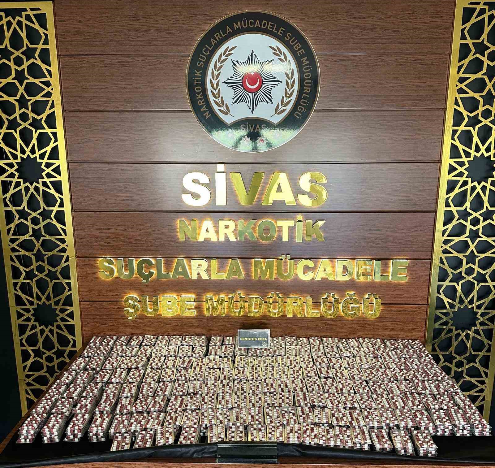 sivasta-13-bin-821-sentetik-ecza-hap-ele-gecirildi-3-tutuklama
