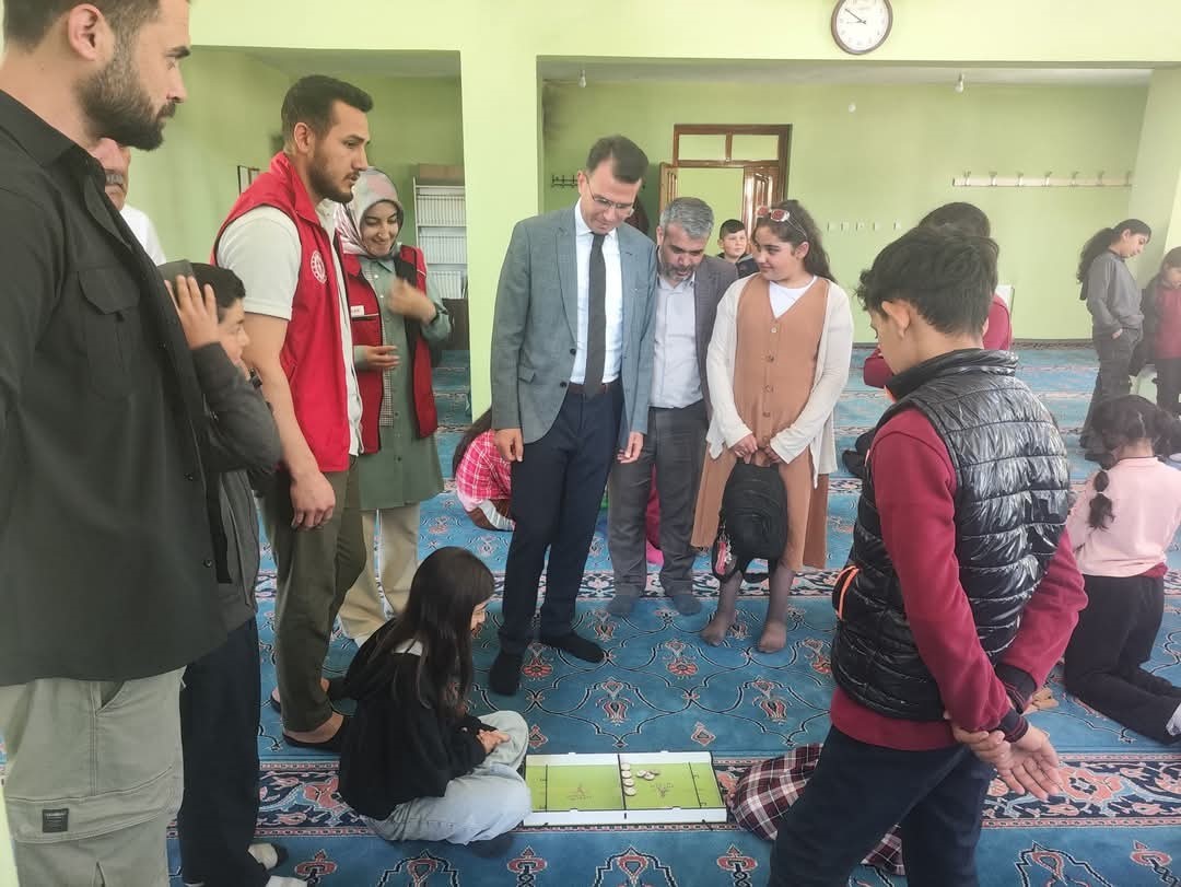 tutakta-cedes-projesi-kapsaminda-ogrencilerle-genclik-bulusmasi