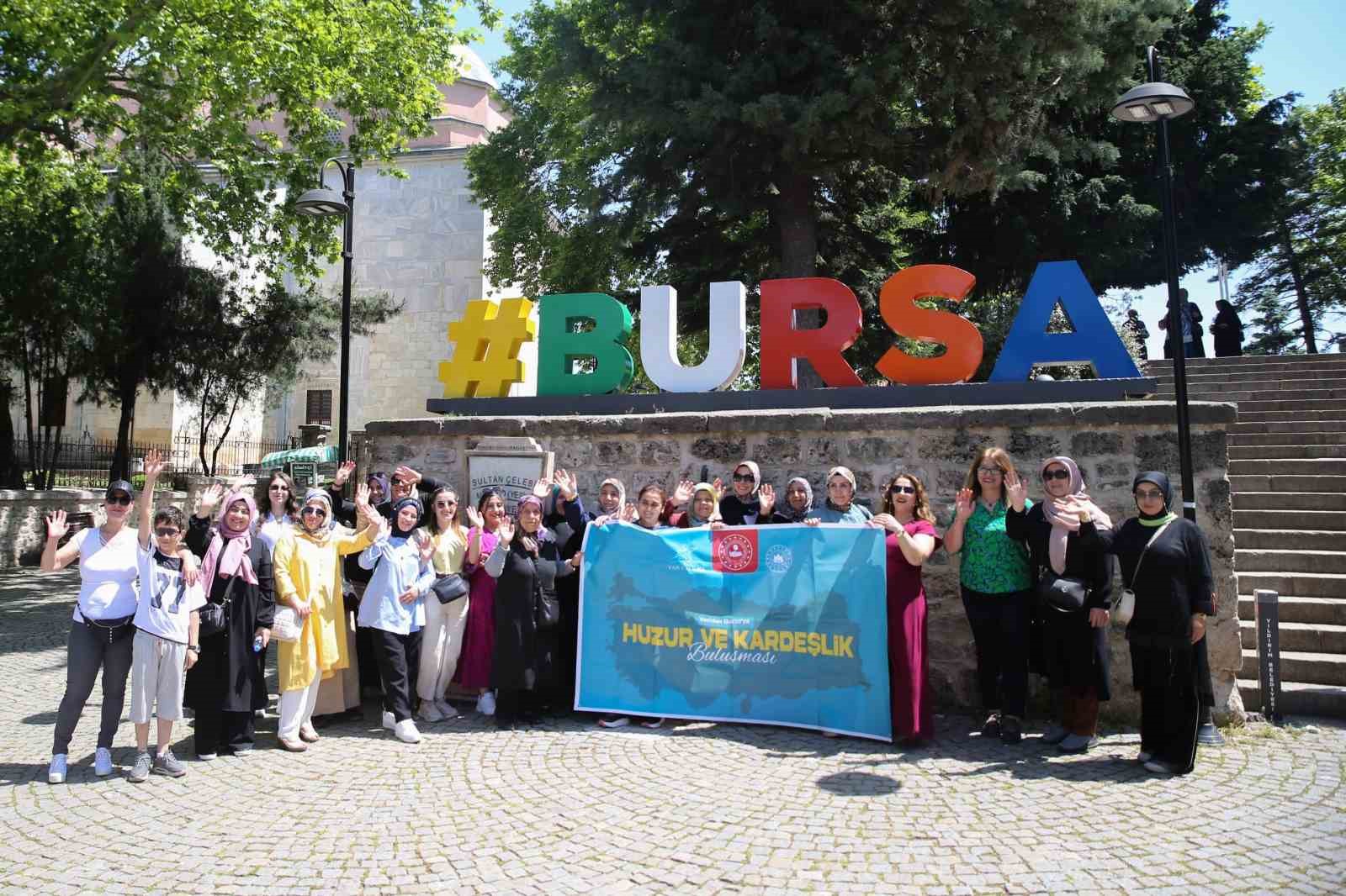 vandan-gelen-sehit-ve-gezi-yakinlari-bursaya-hayran-kaldi
