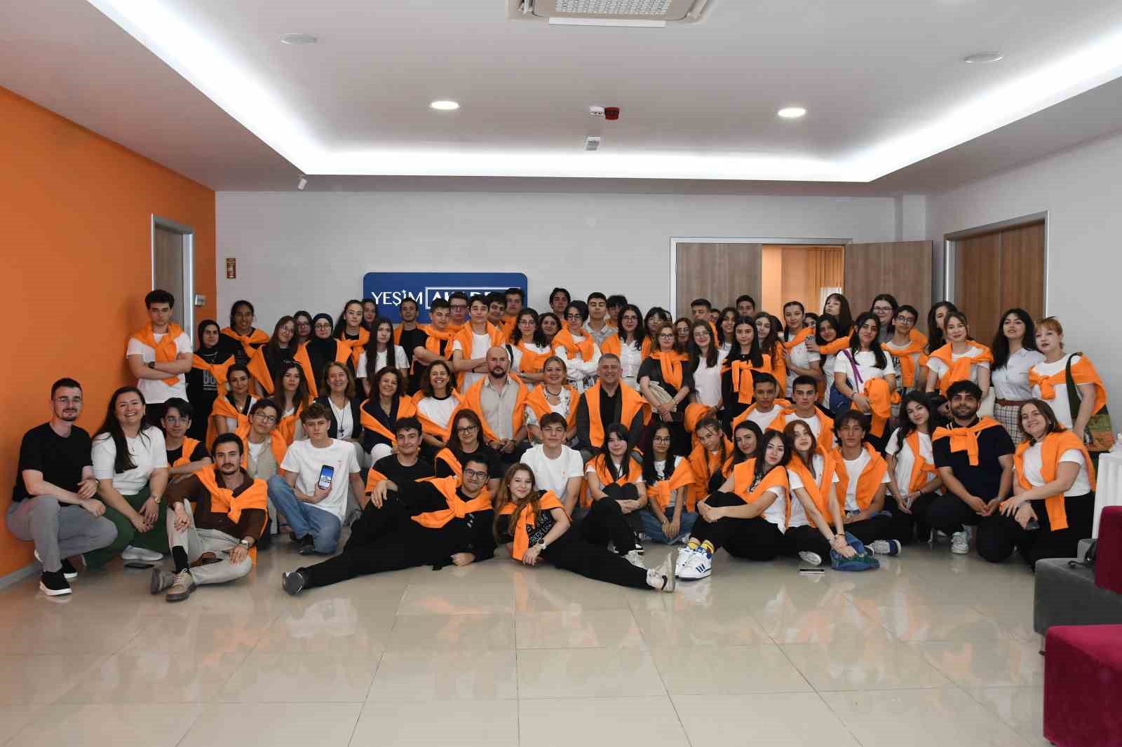 yesim-grupta-genclik-ve-gonulluluk-zirvesi