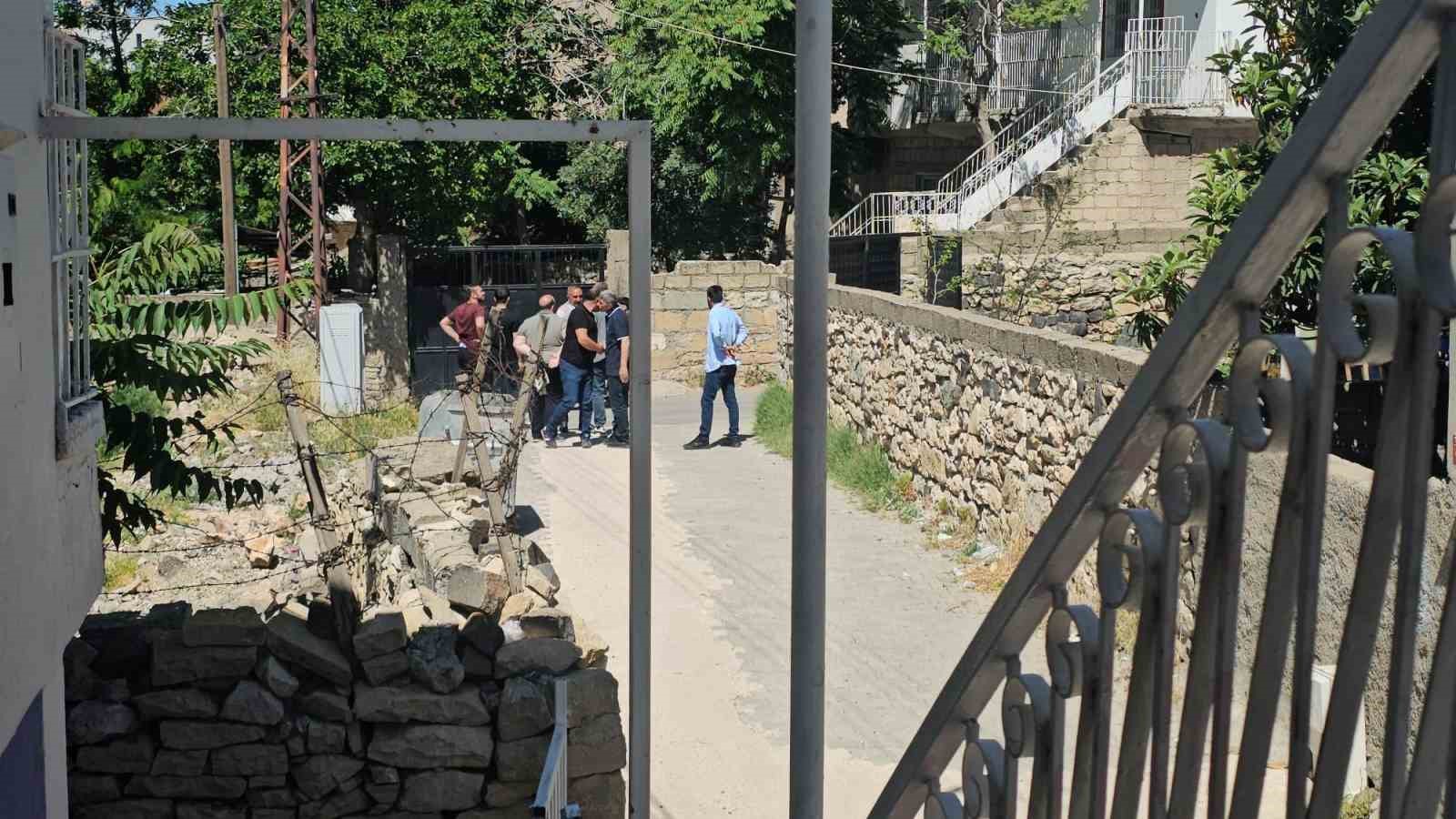 akrabalar-catisti-1-olu