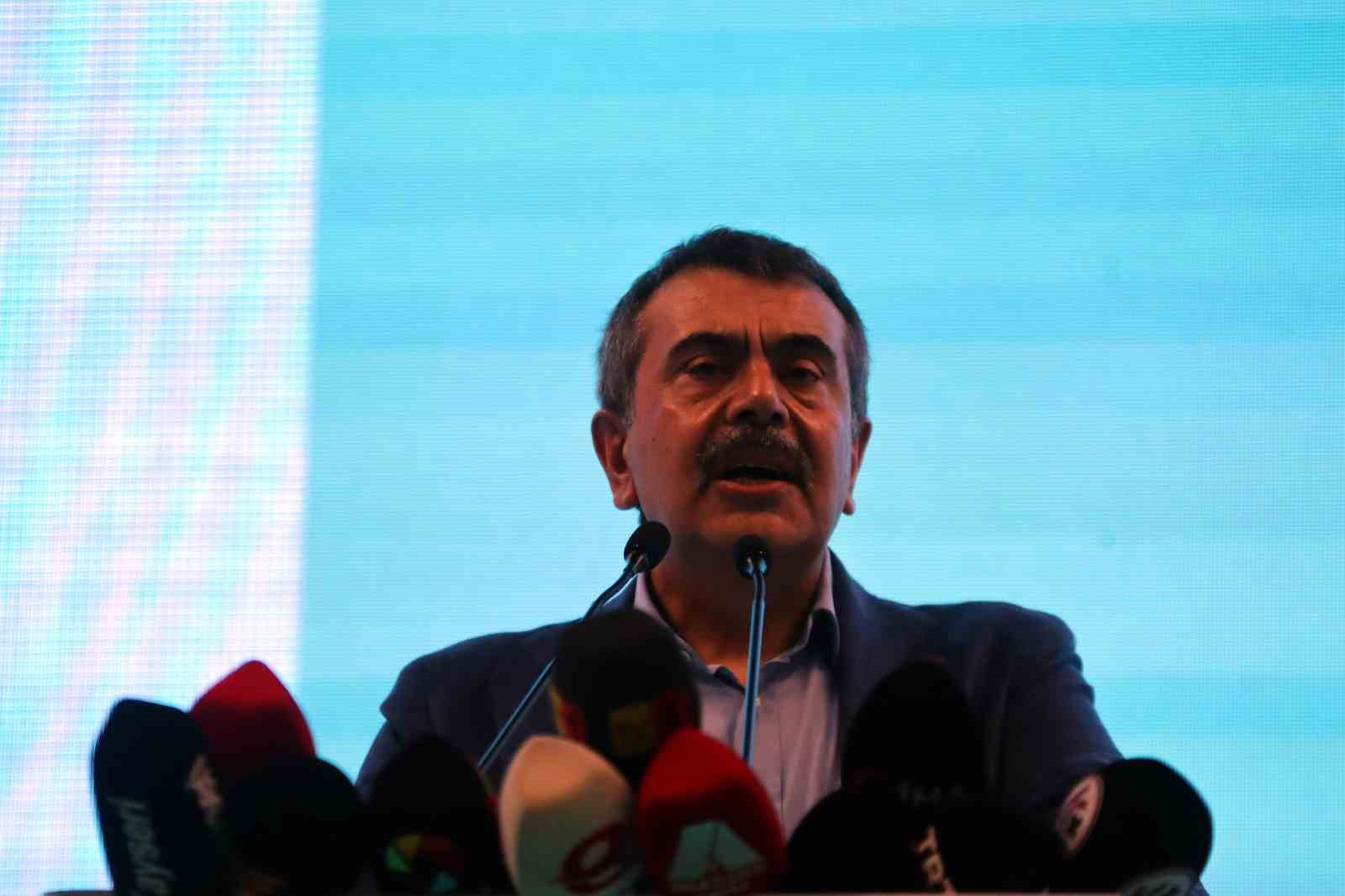 bakan-yusuf-tekin-artik-ogretmenlerimizi-milli-egitim-akademisi-duzeninden-istihdam-edecegiz