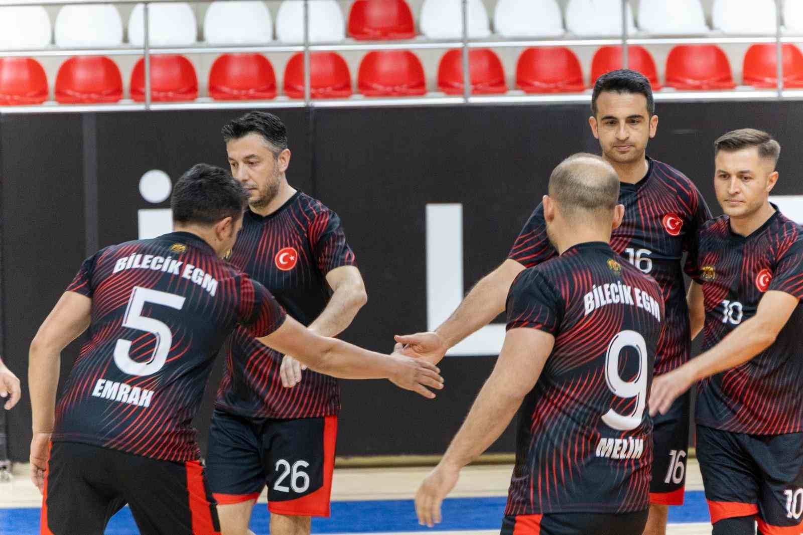 bilecik-emniyet-mudurlugu-voleybol-takimi-ceyrek-finale-yukseldi