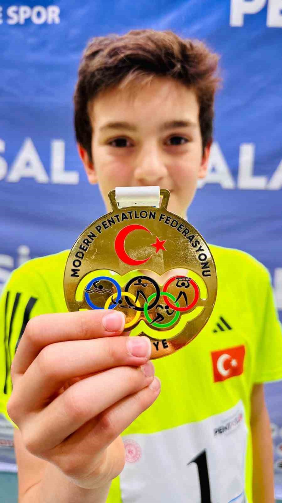 buyuksehir-sporcusu-uc-sampiyonada-da-zirveyi-birakmadi